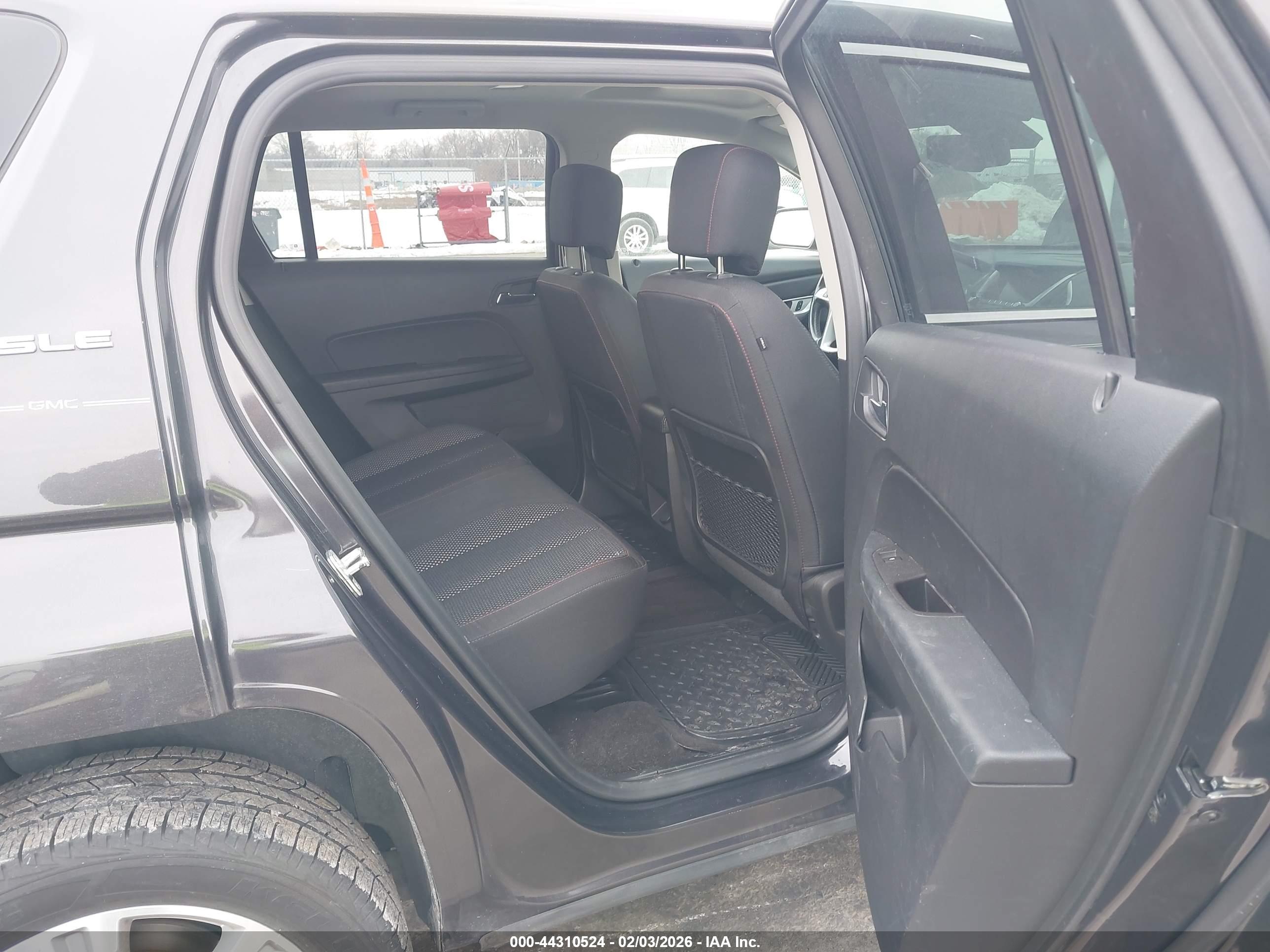 GMC TERRAIN image 8