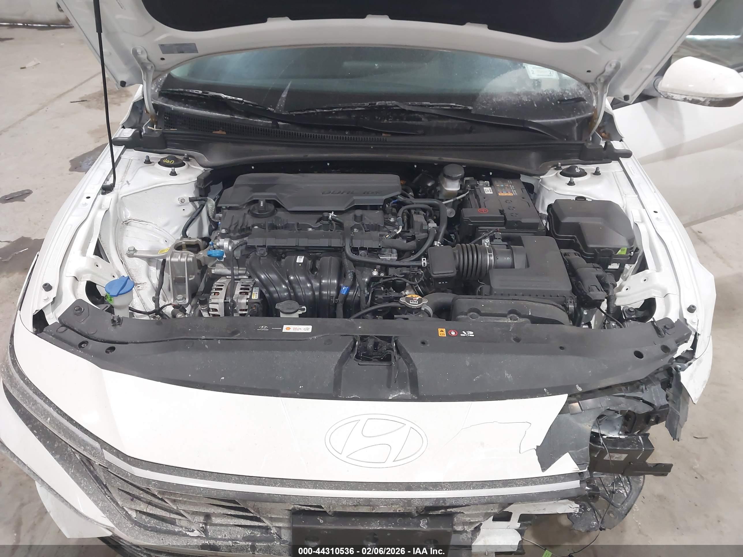 HYUNDAI ELANTRA image 10