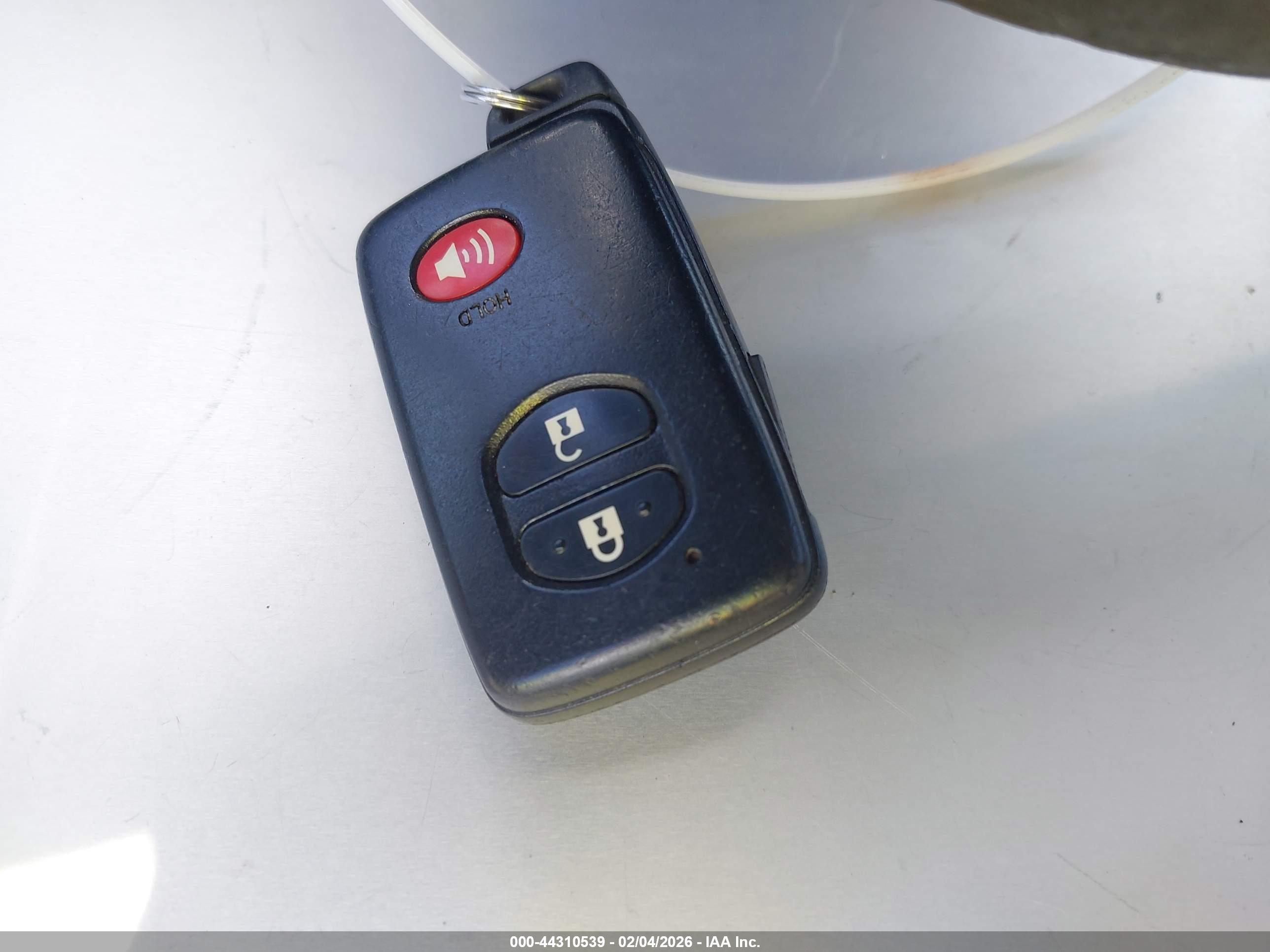 TOYOTA PRIUS image 11