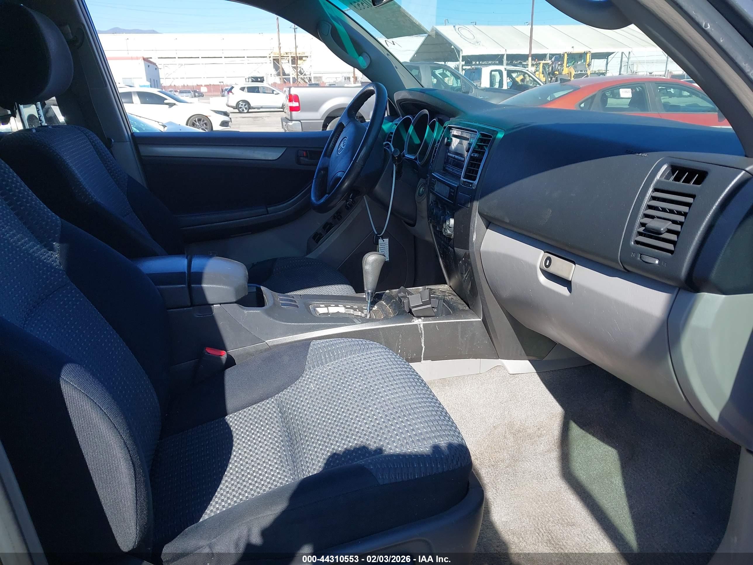 TOYOTA 4RUNNER image 5