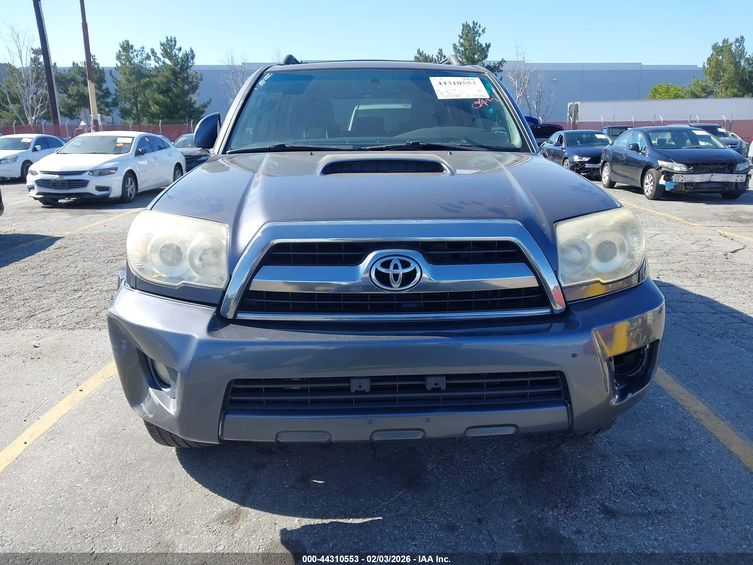 TOYOTA 4RUNNER image 6