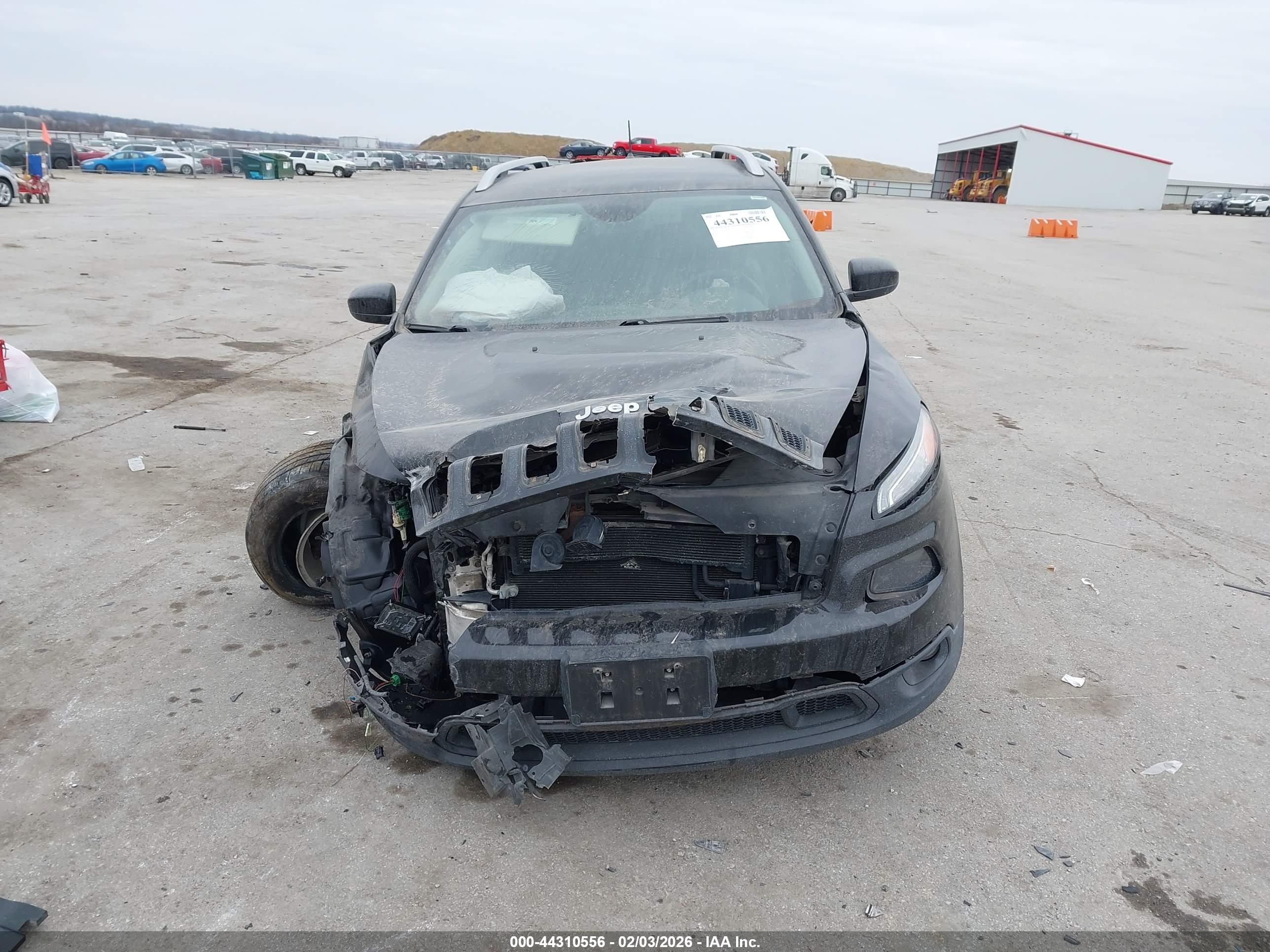 JEEP CHEROKEE image 6