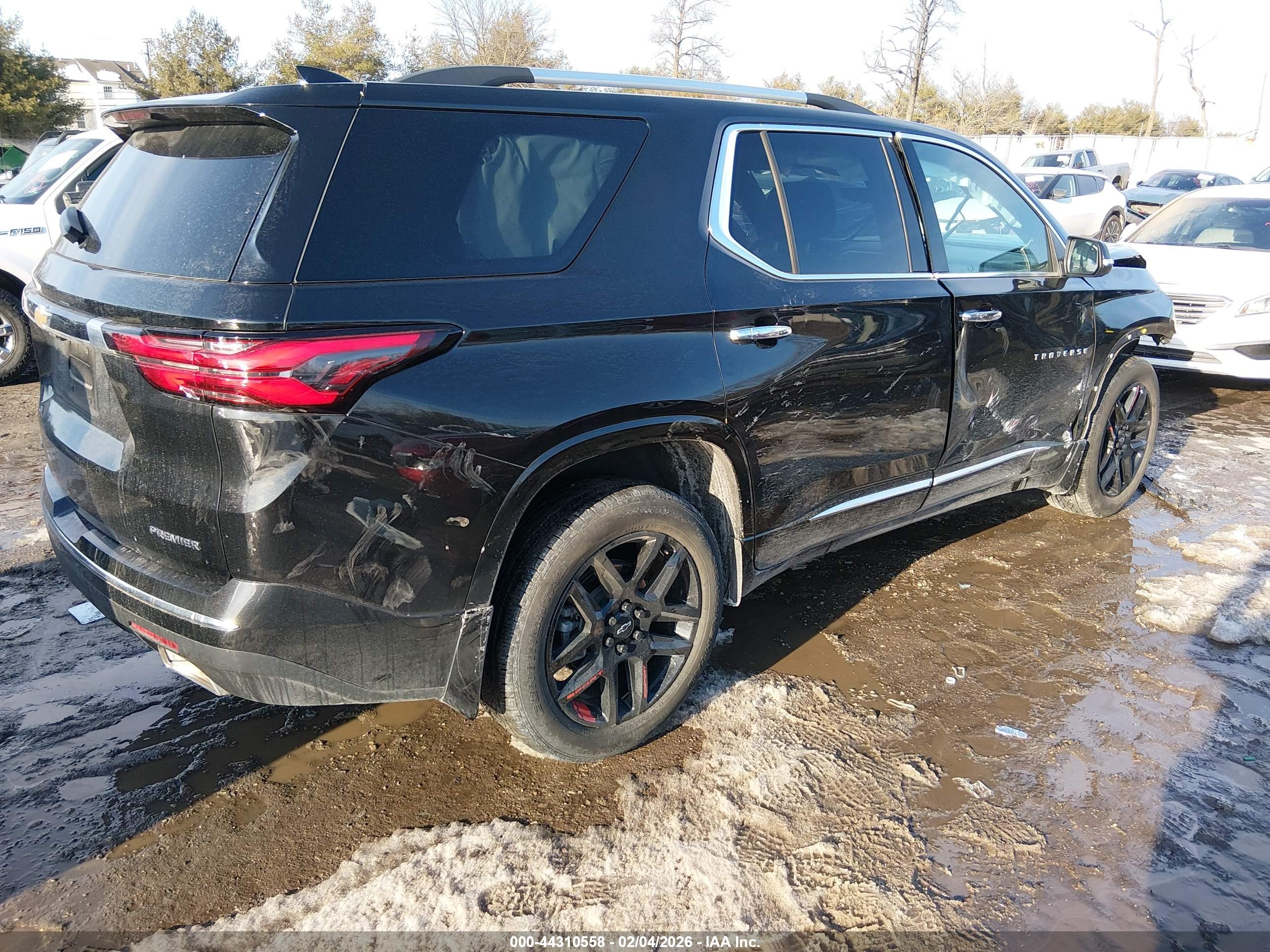 CHEVROLET TRAVERSE image 4
