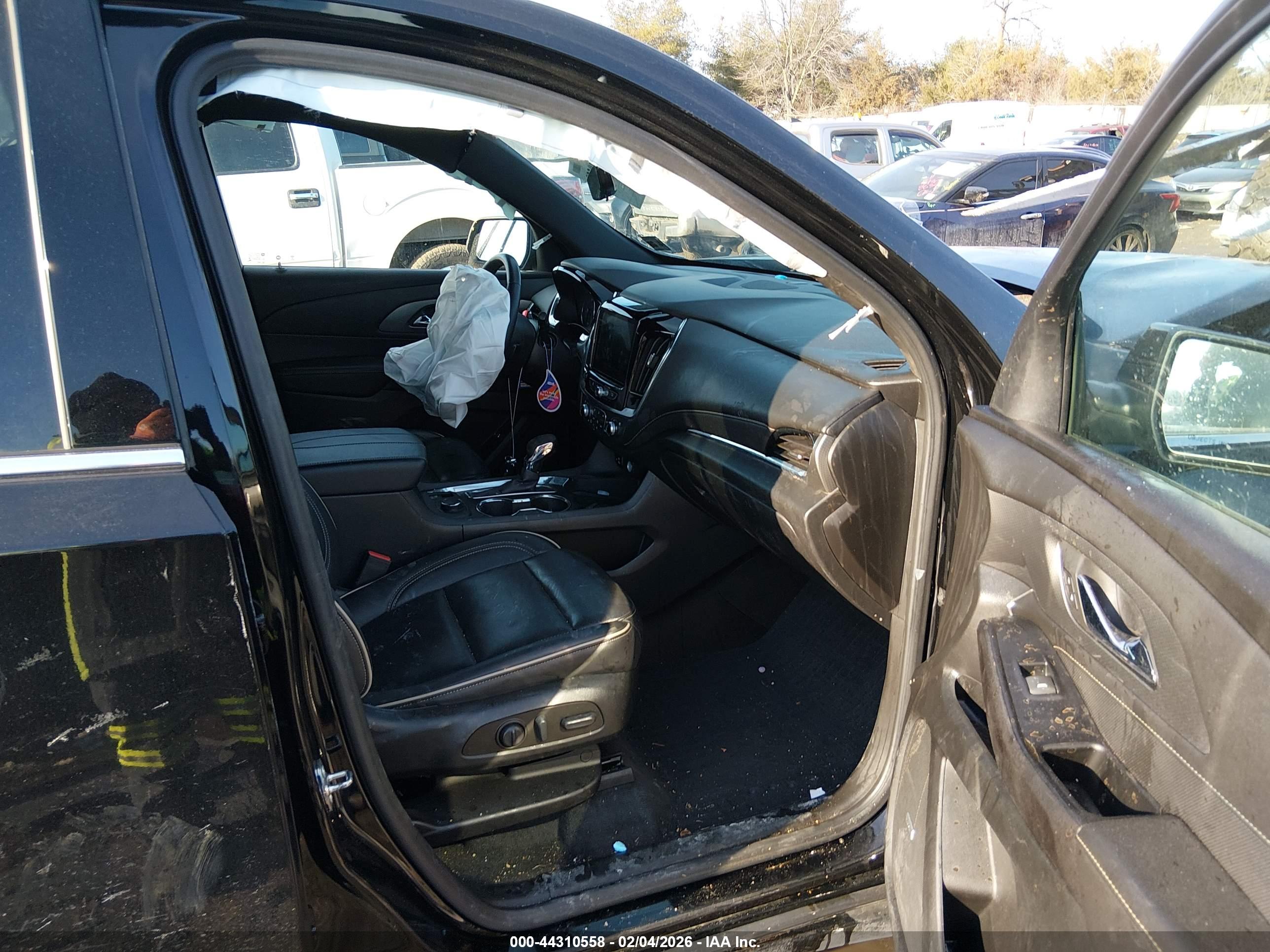 CHEVROLET TRAVERSE image 5