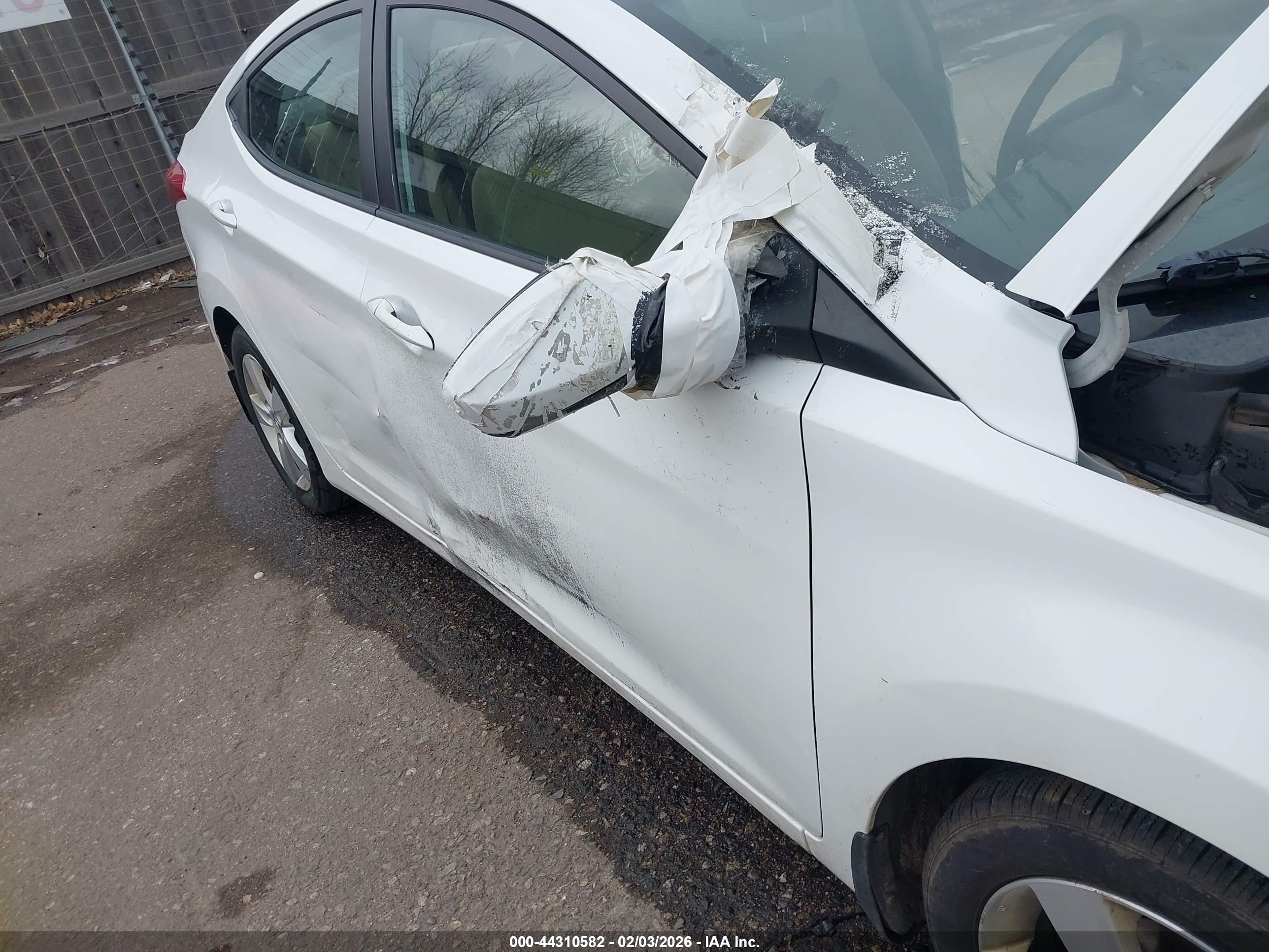 HYUNDAI ELANTRA image 6