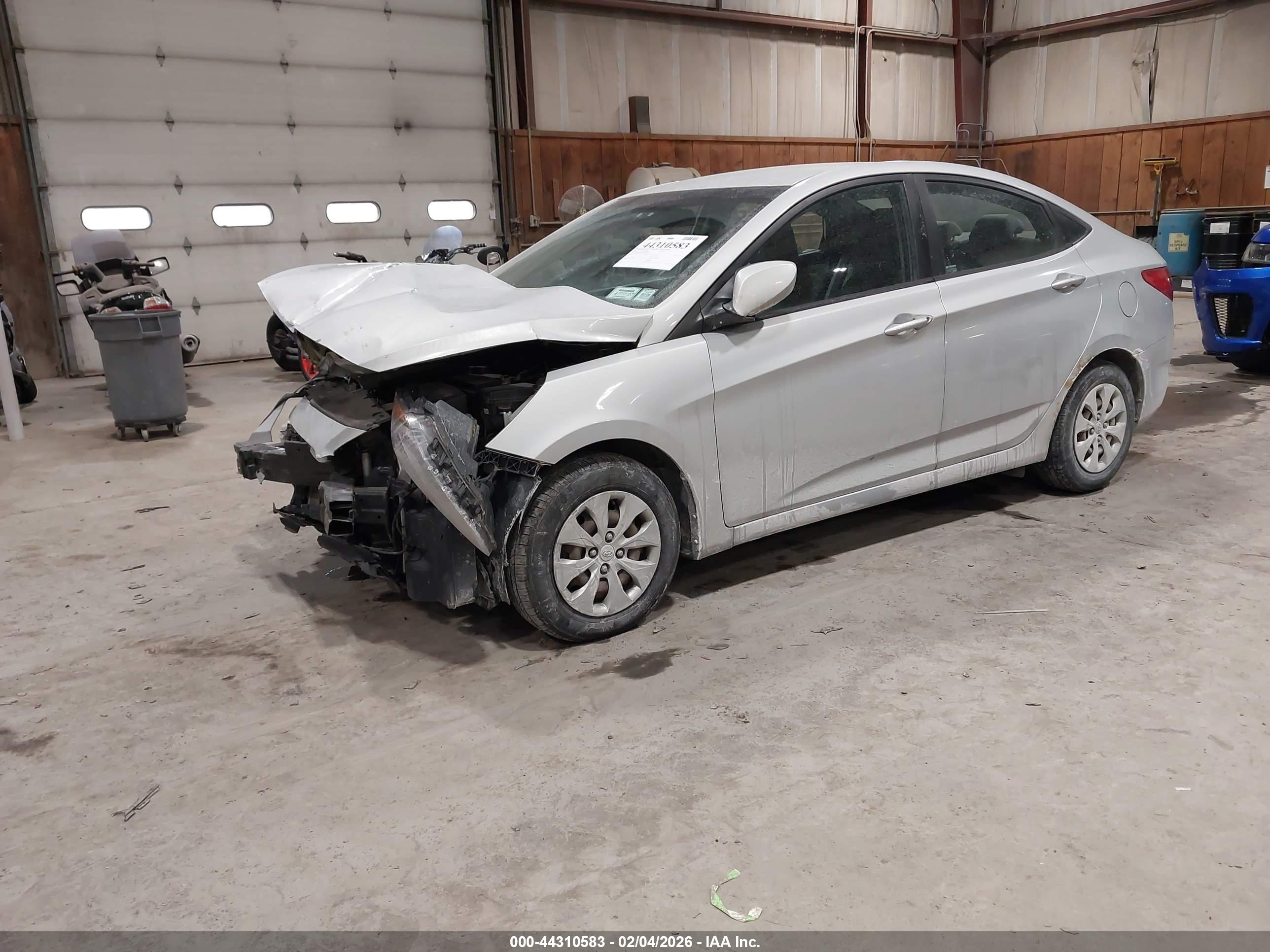 HYUNDAI ACCENT image 2