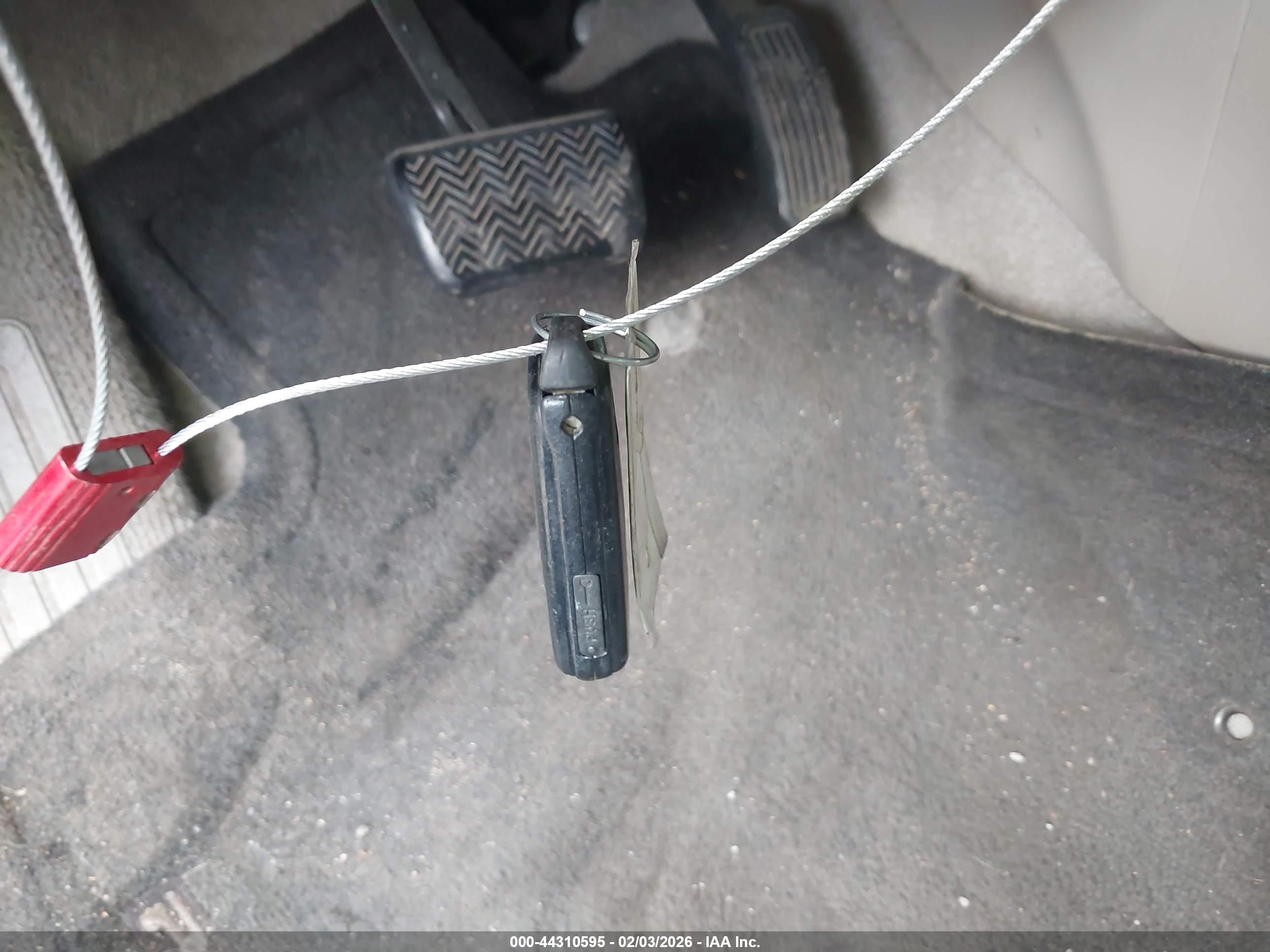 TOYOTA PRIUS image 11