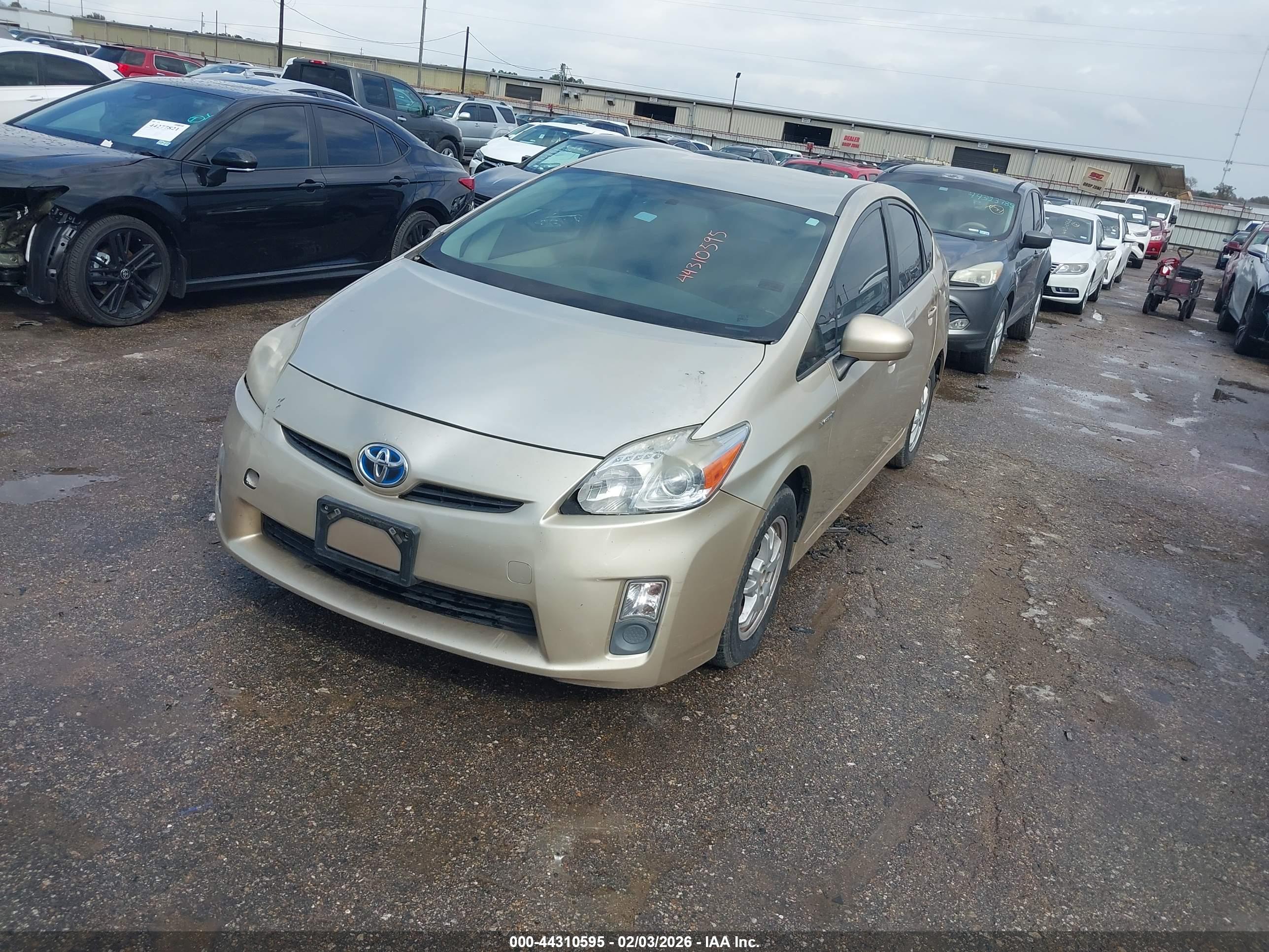 TOYOTA PRIUS image 2