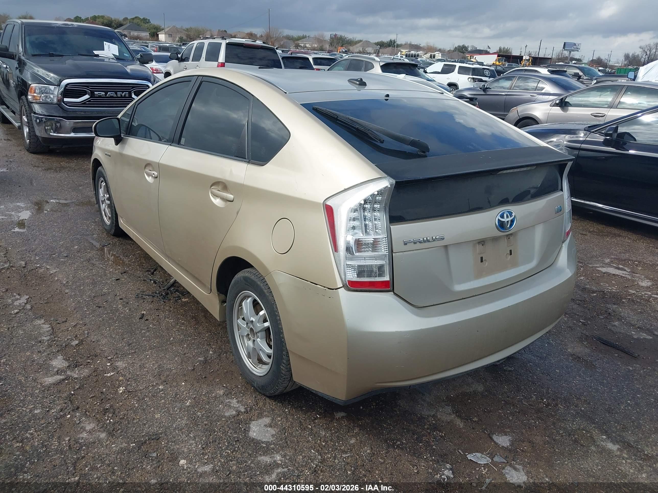 TOYOTA PRIUS image 3