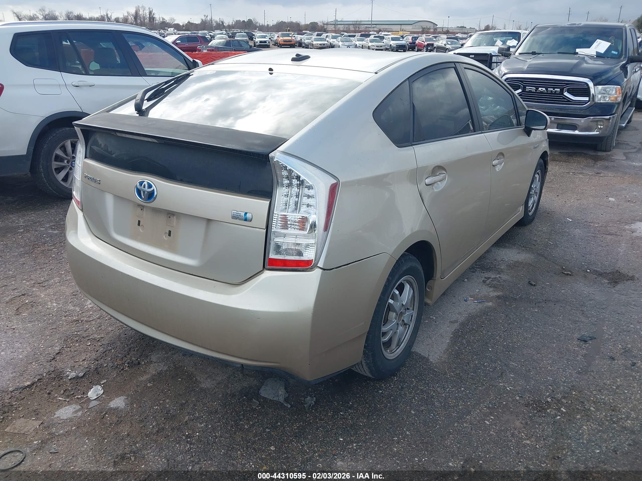 TOYOTA PRIUS image 4