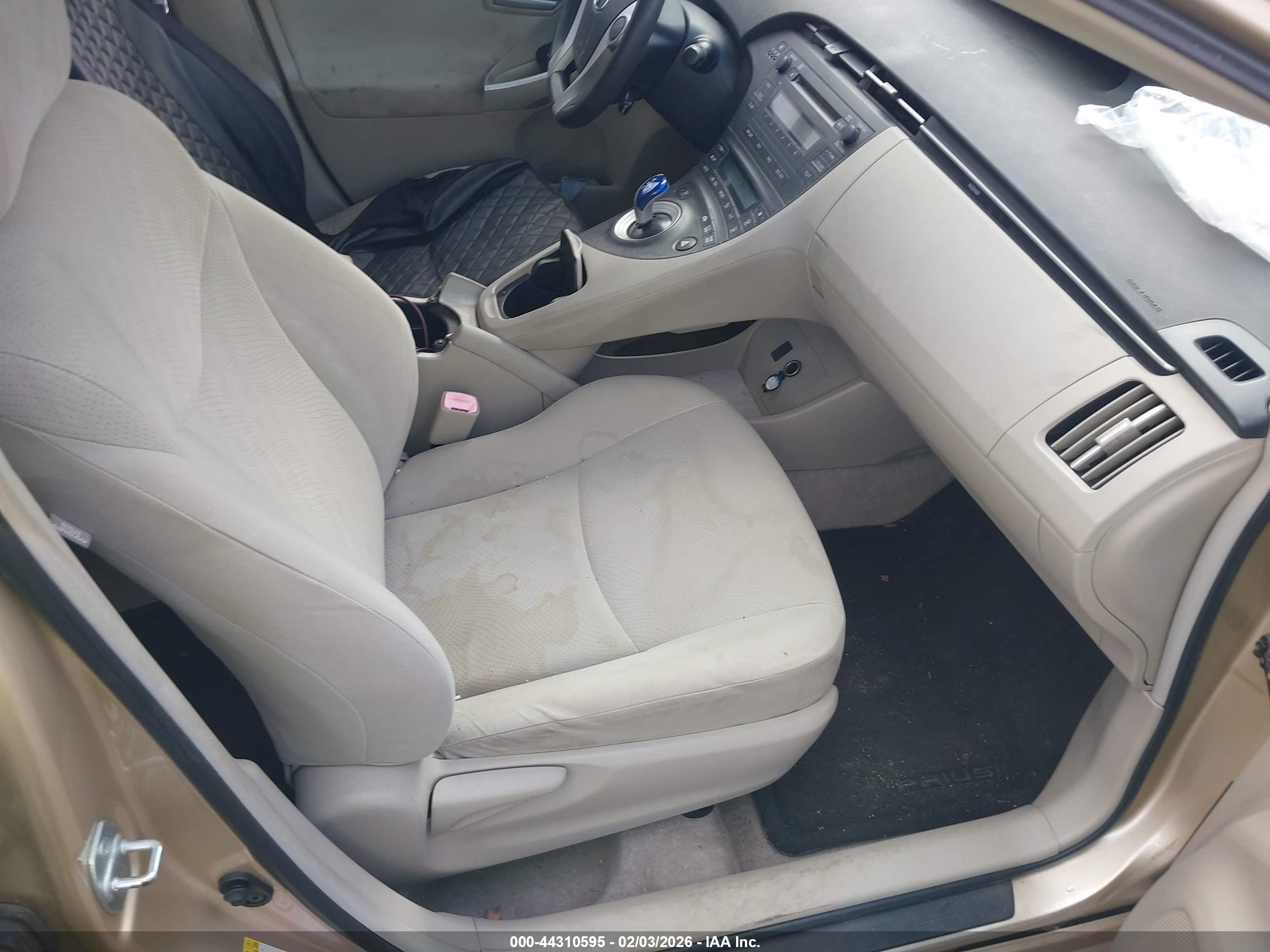 TOYOTA PRIUS image 5