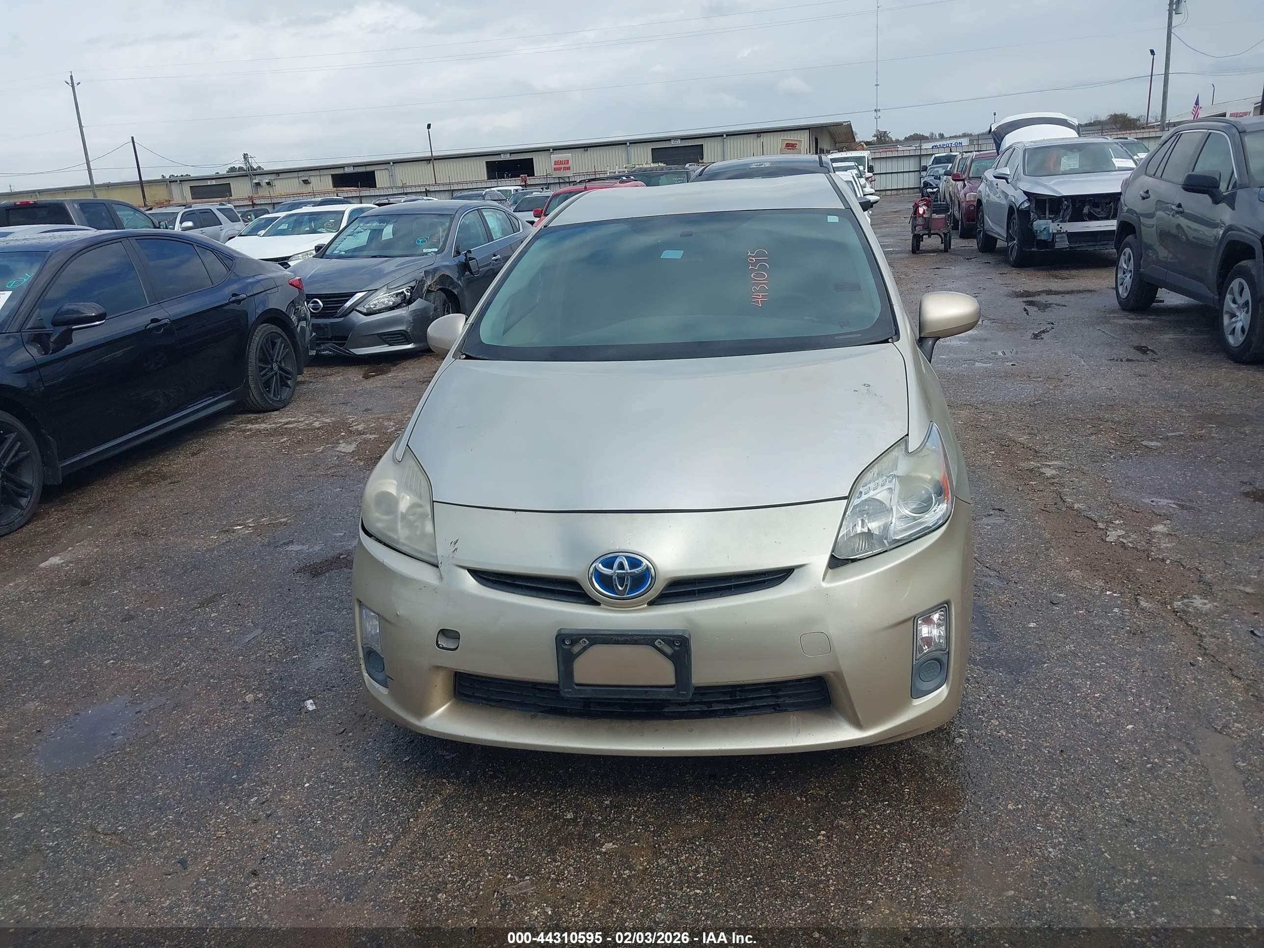 TOYOTA PRIUS image 6