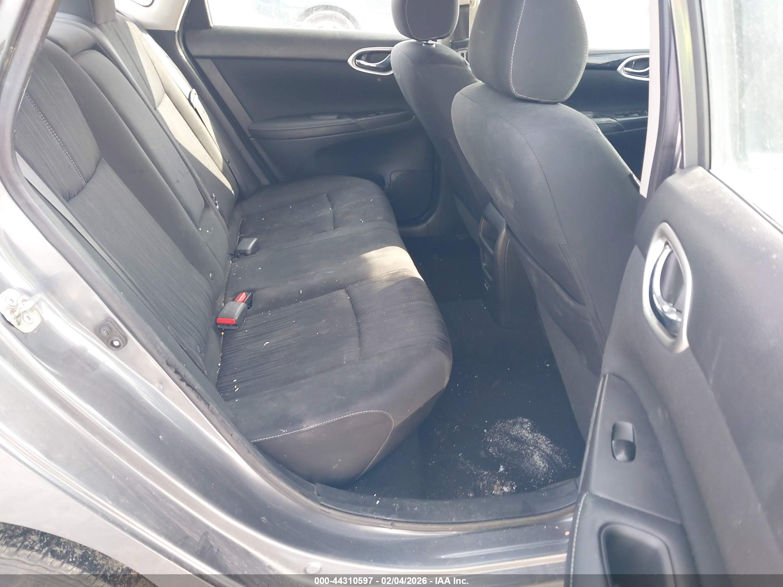 NISSAN SENTRA image 8