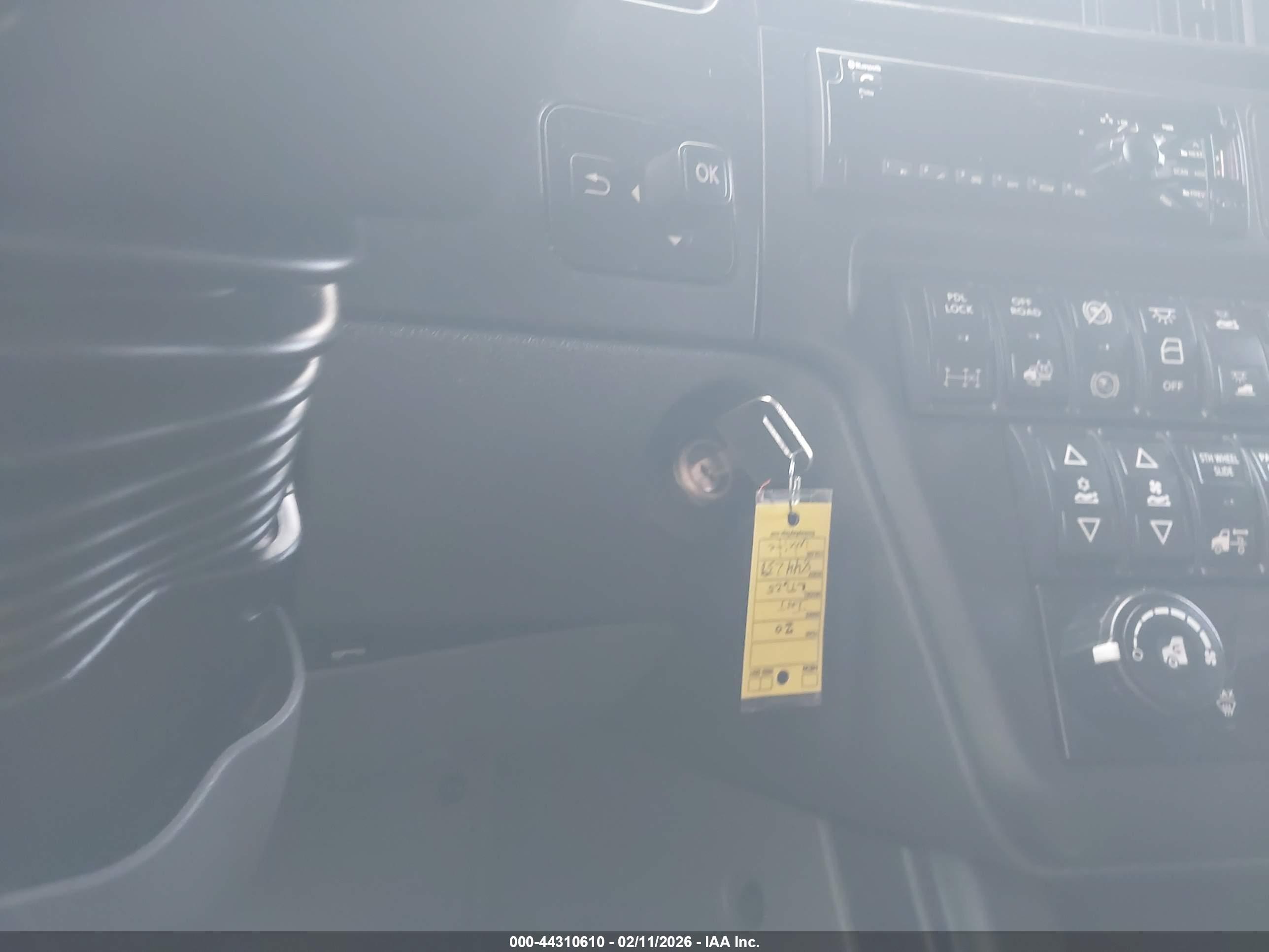 INTERNATIONAL LT image 11