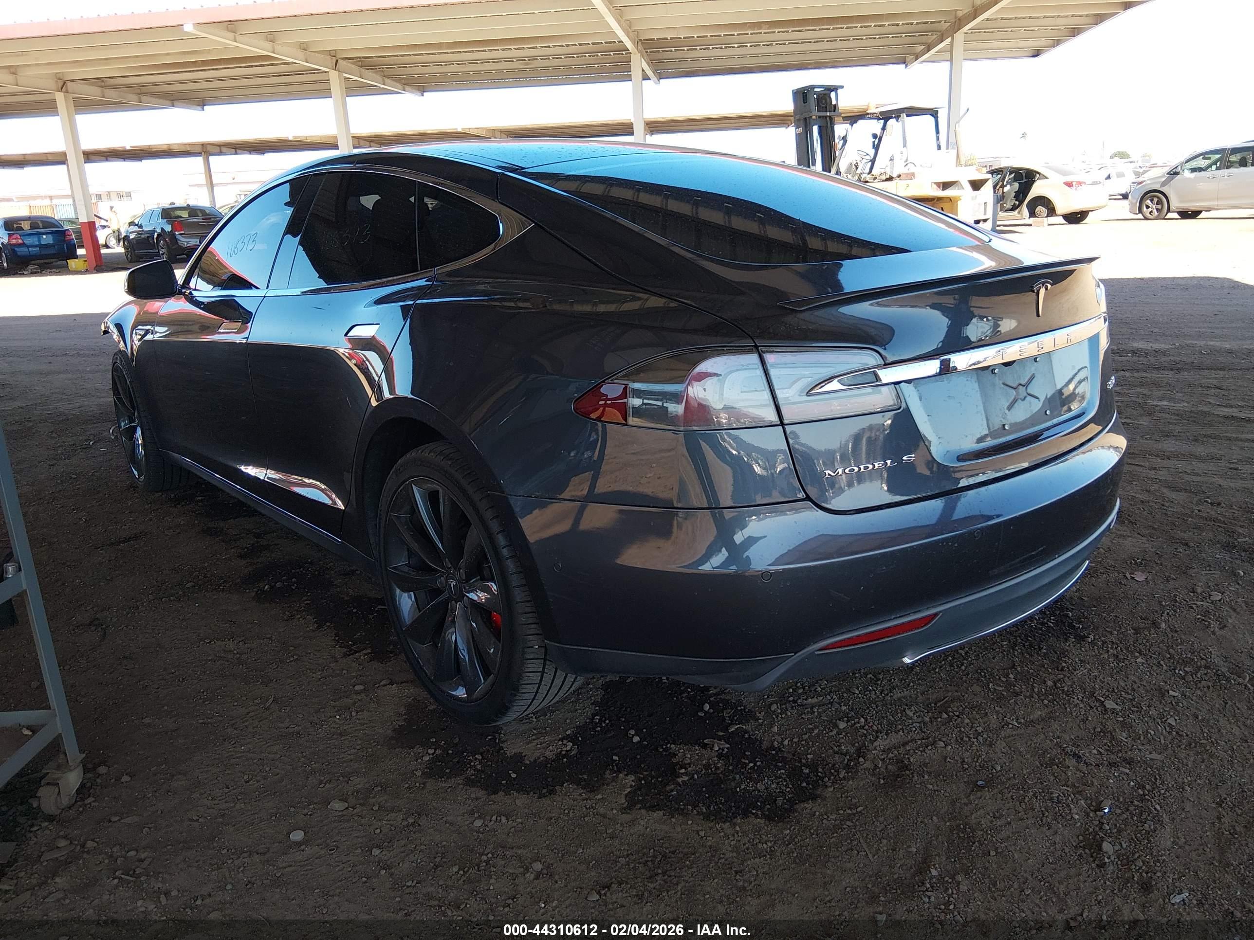TESLA MODEL image 3
