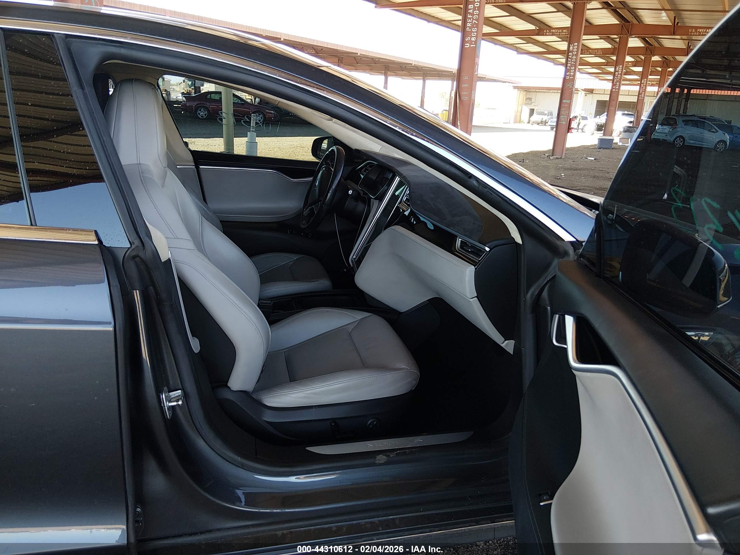TESLA MODEL image 5