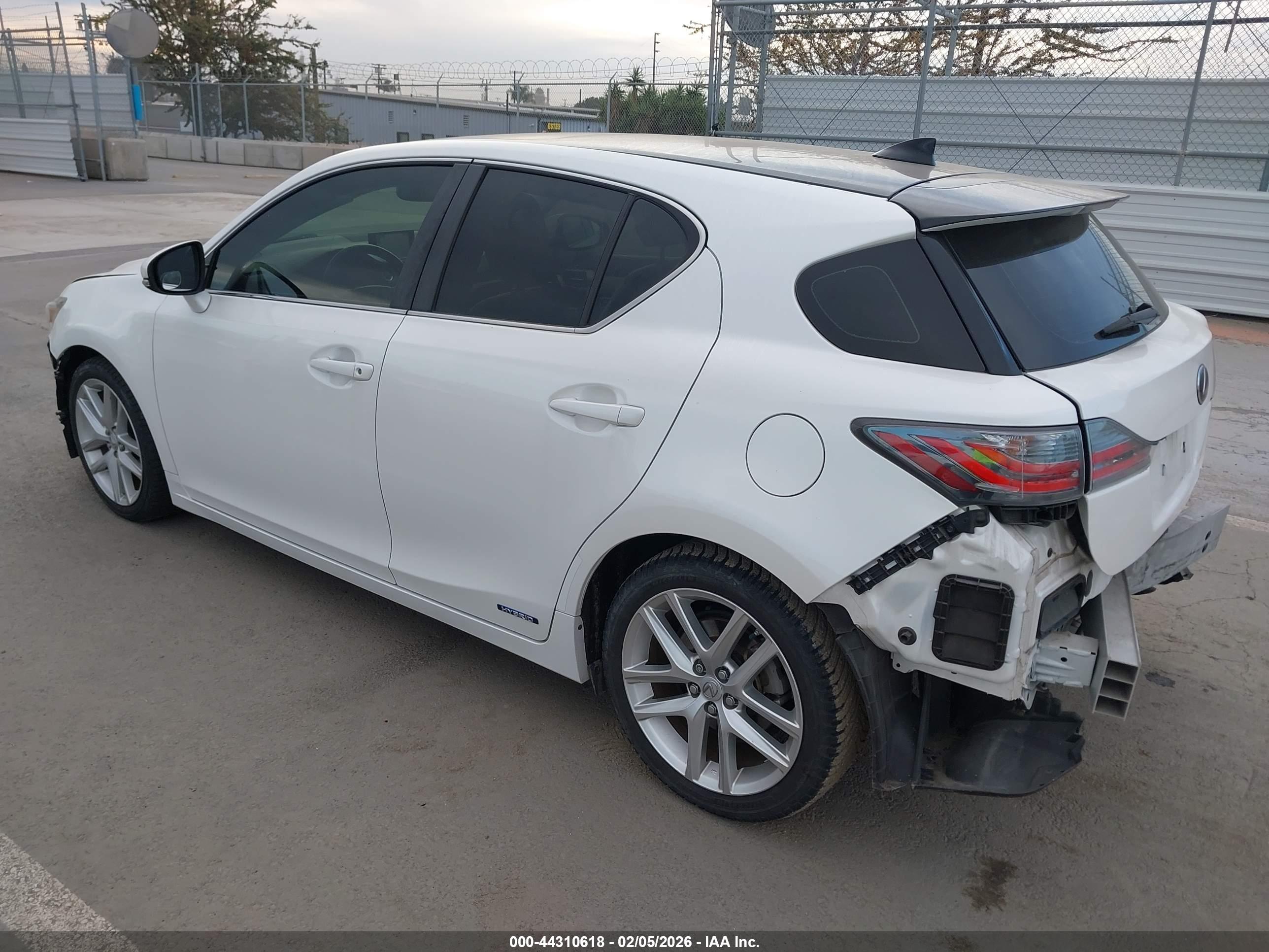 LEXUS CT image 3