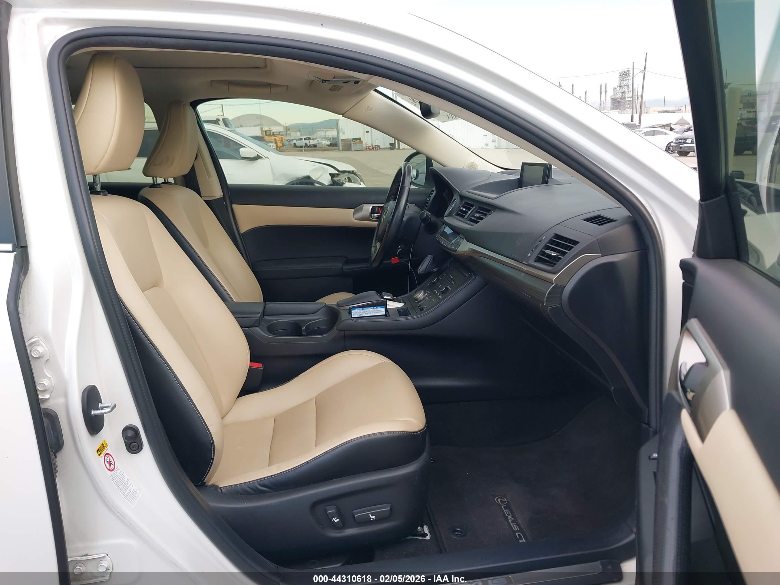 LEXUS CT image 5