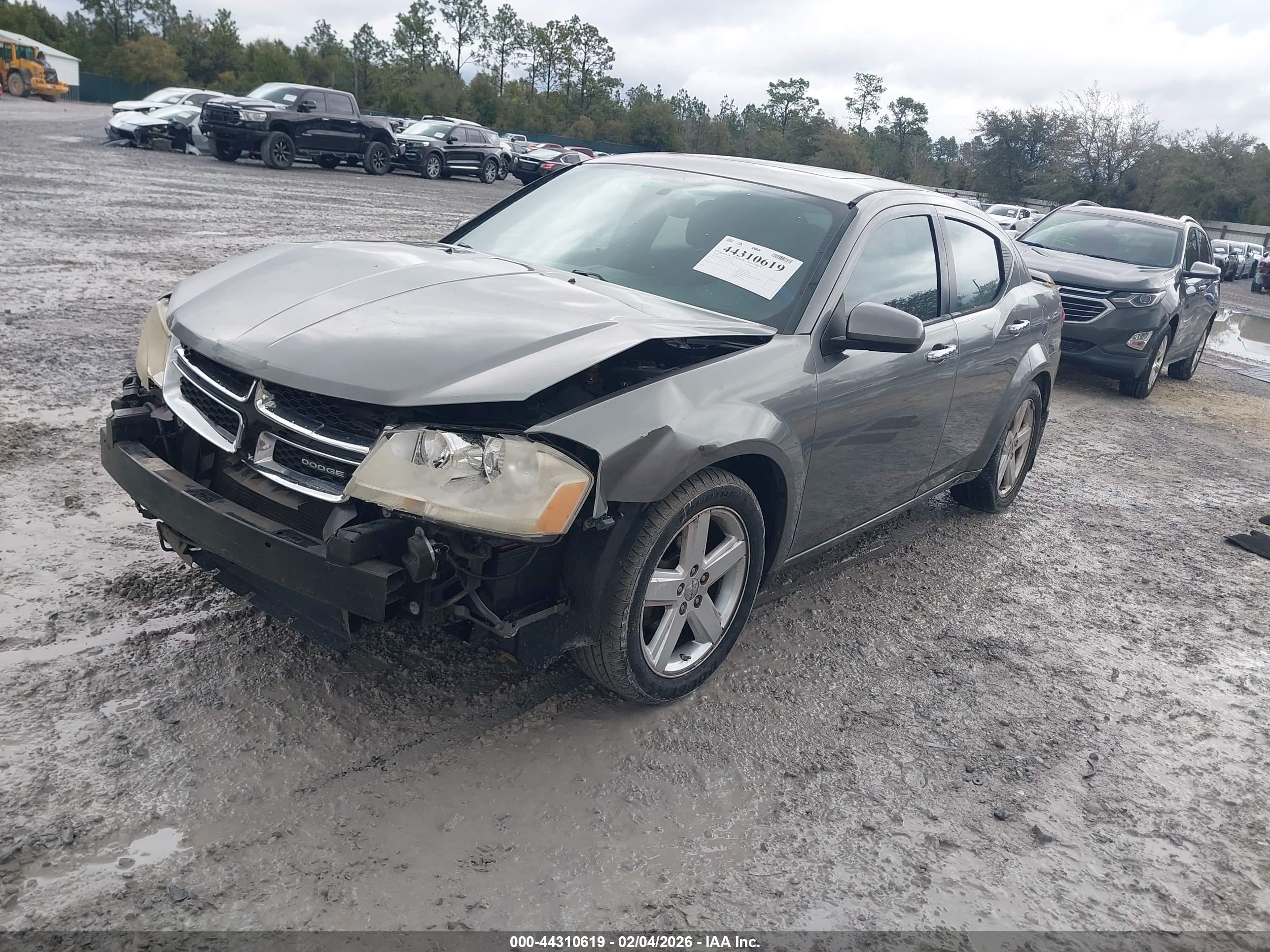 DODGE AVENGER image 2