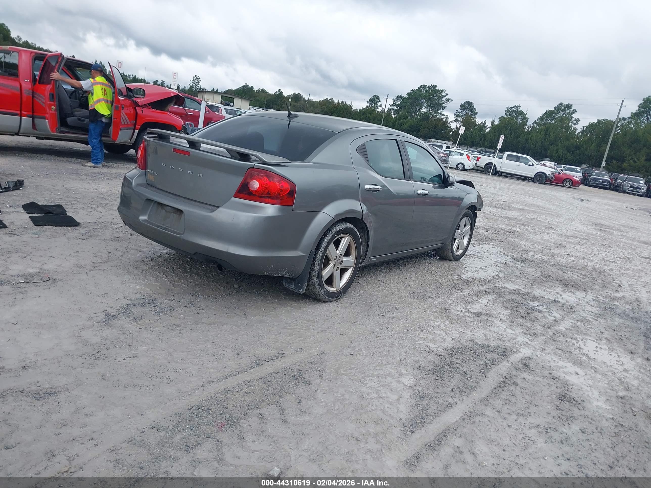 DODGE AVENGER image 4