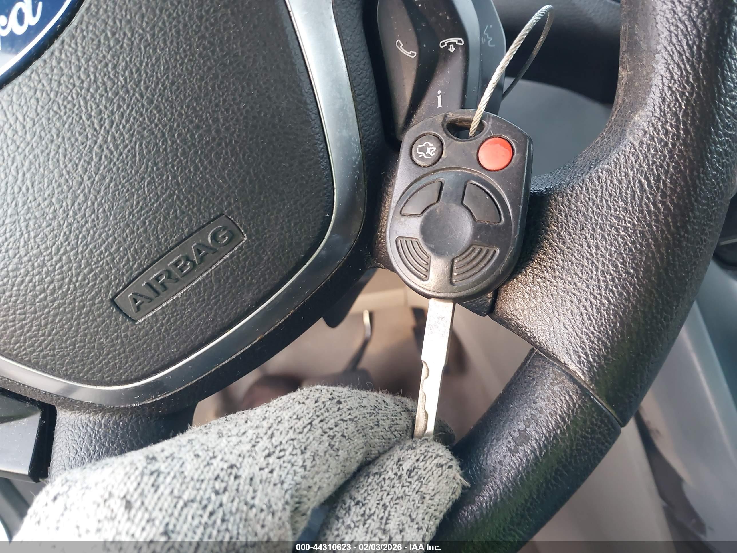 FORD ESCAPE image 11