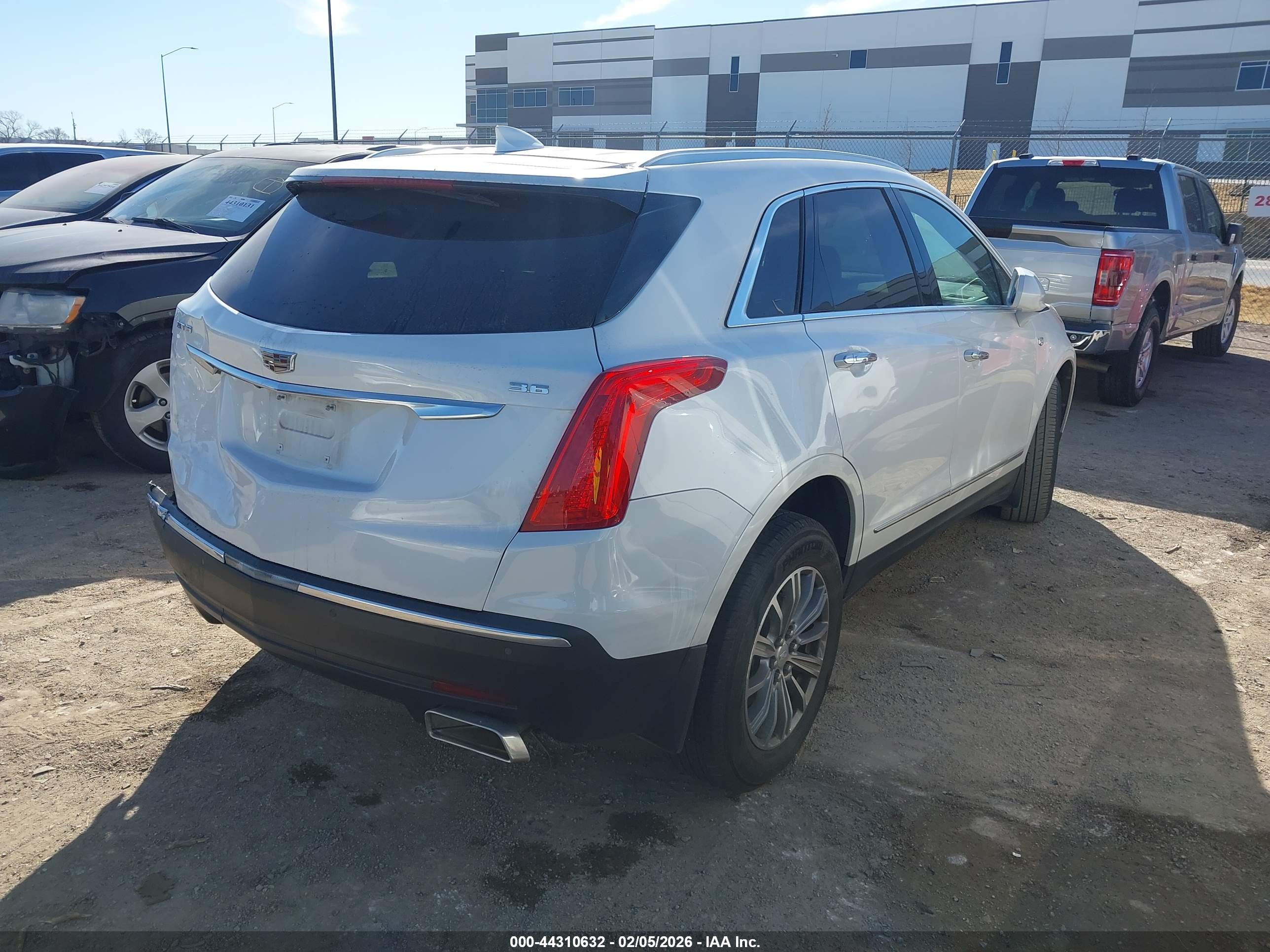 CADILLAC XT5 image 4