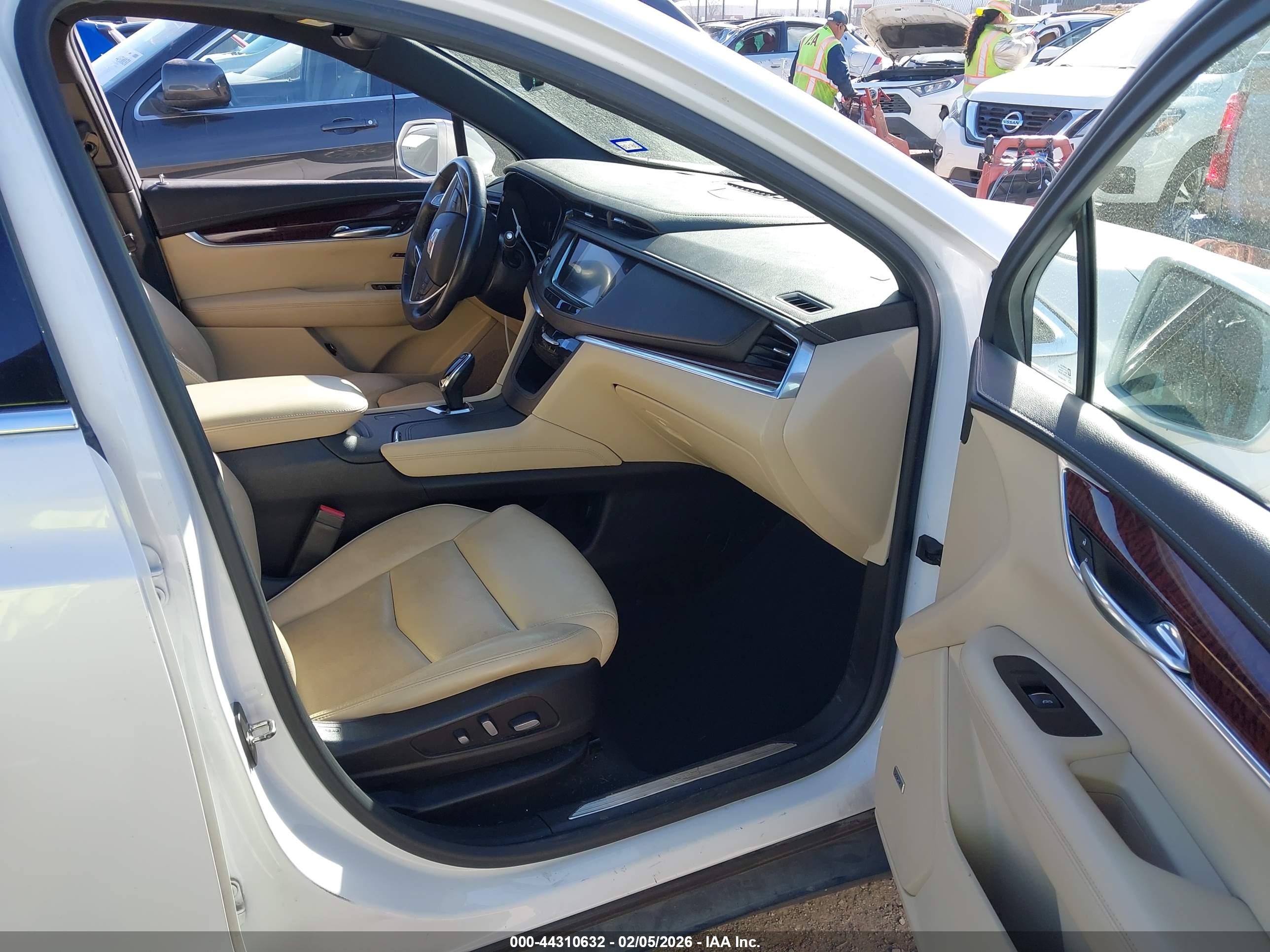 CADILLAC XT5 image 5