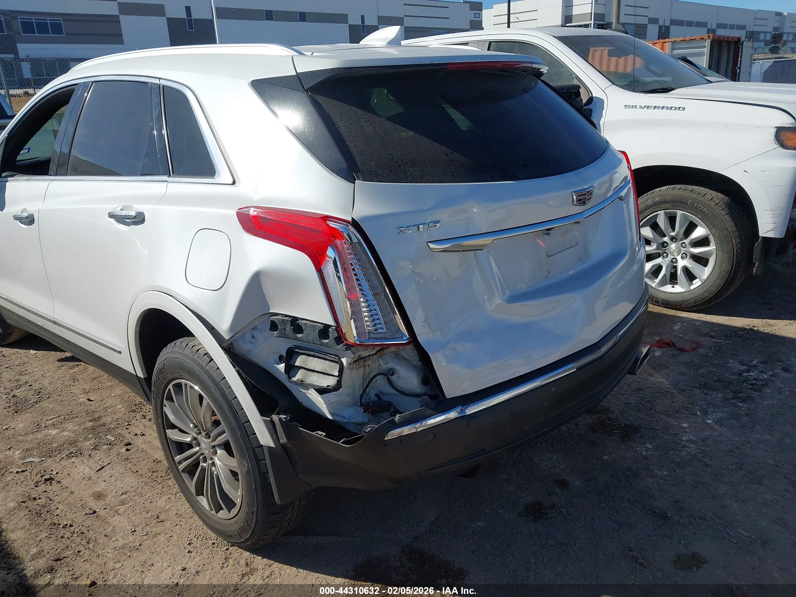 CADILLAC XT5 image 6