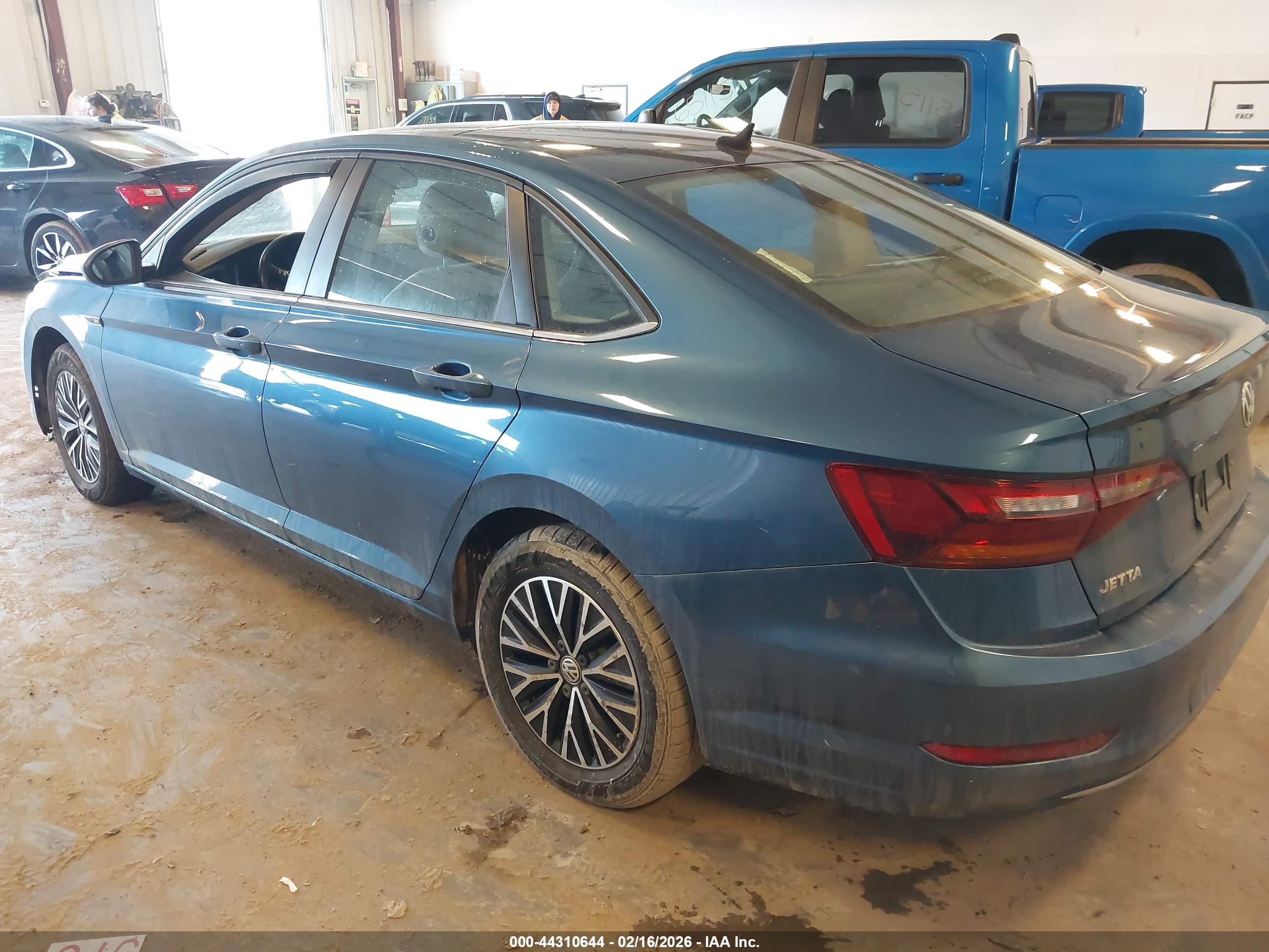 VOLKSWAGEN JETTA image 3