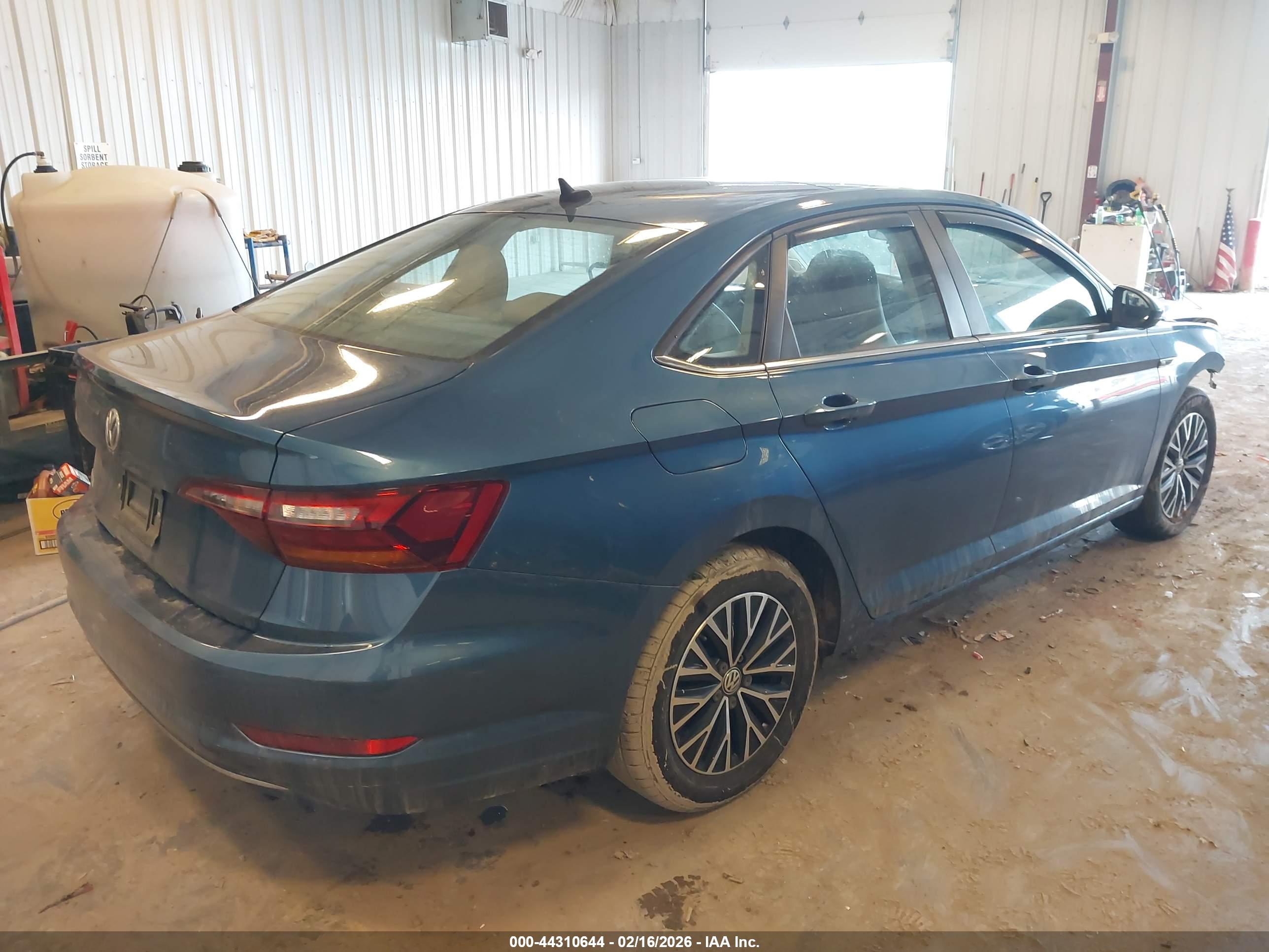 VOLKSWAGEN JETTA image 4