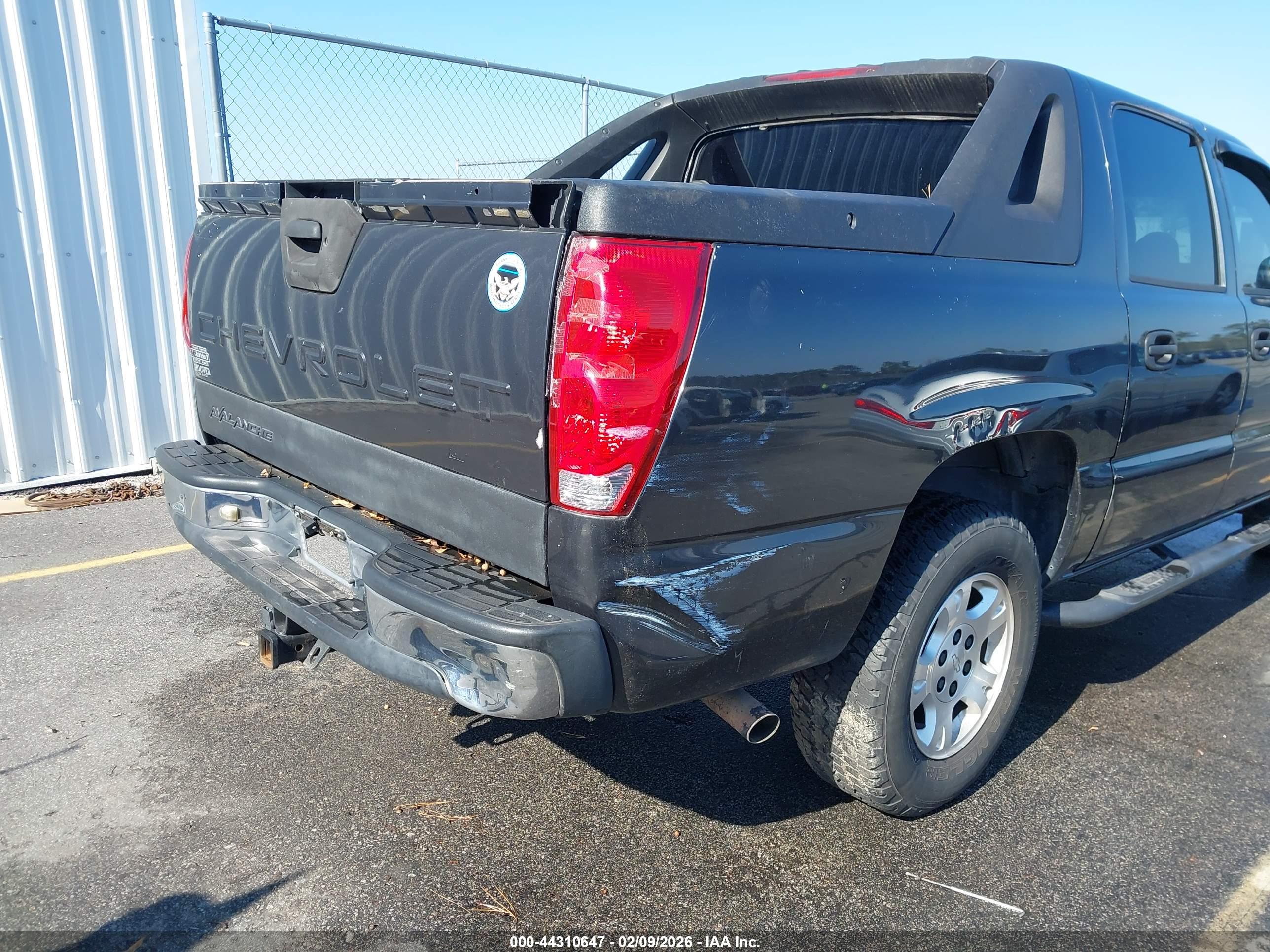 CHEVROLET AVALANCHE image 6