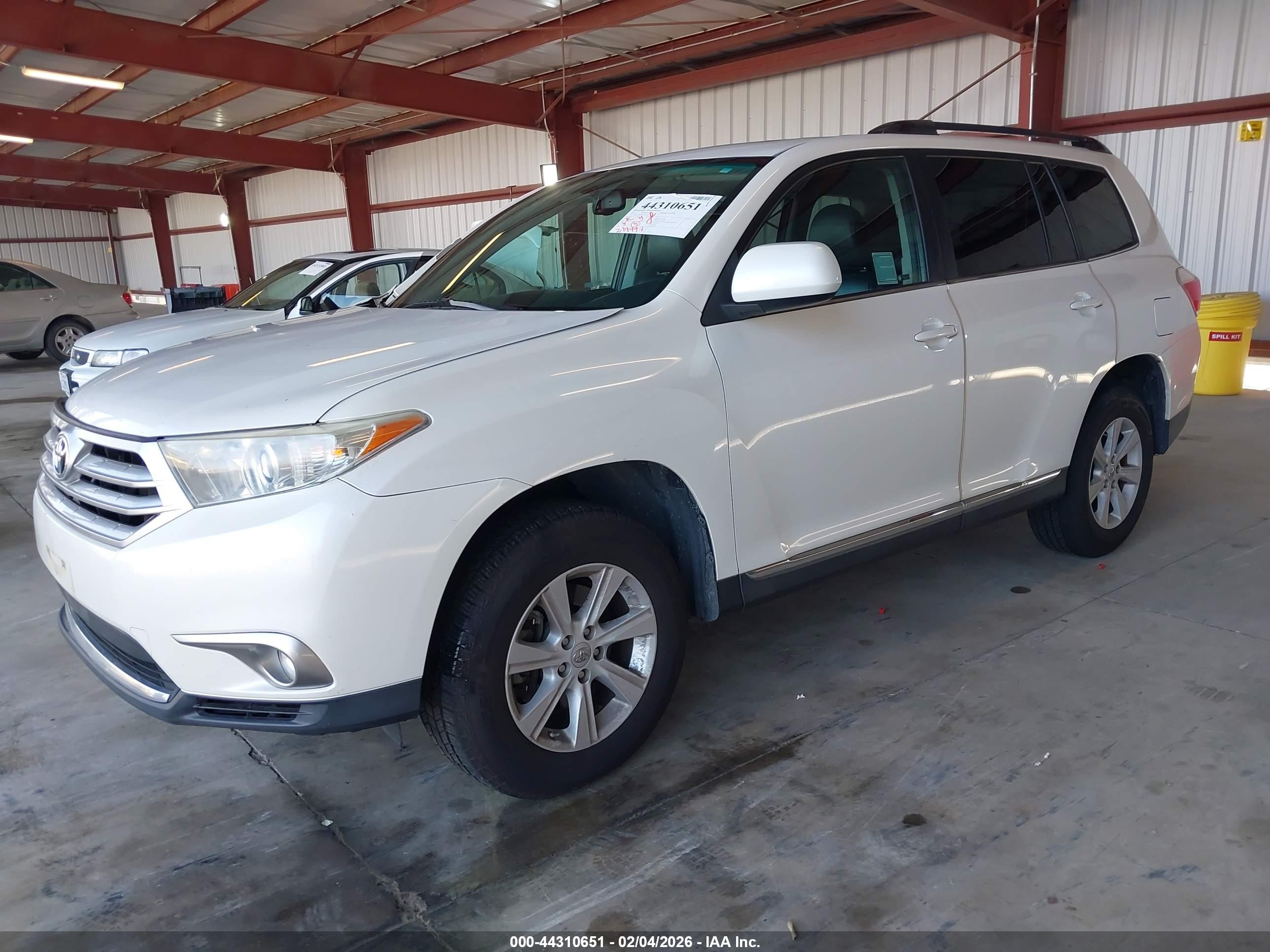 TOYOTA HIGHLANDER image 2
