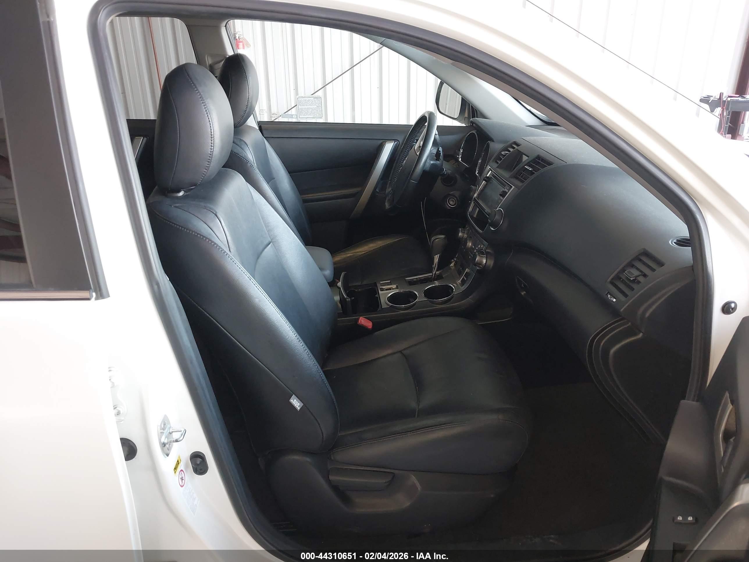 TOYOTA HIGHLANDER image 5