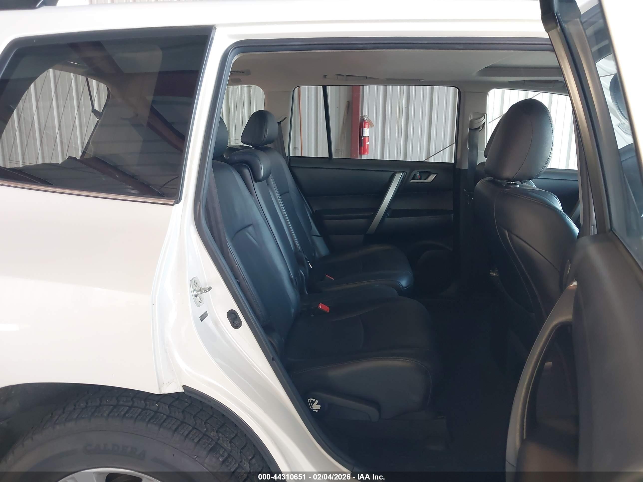 TOYOTA HIGHLANDER image 8