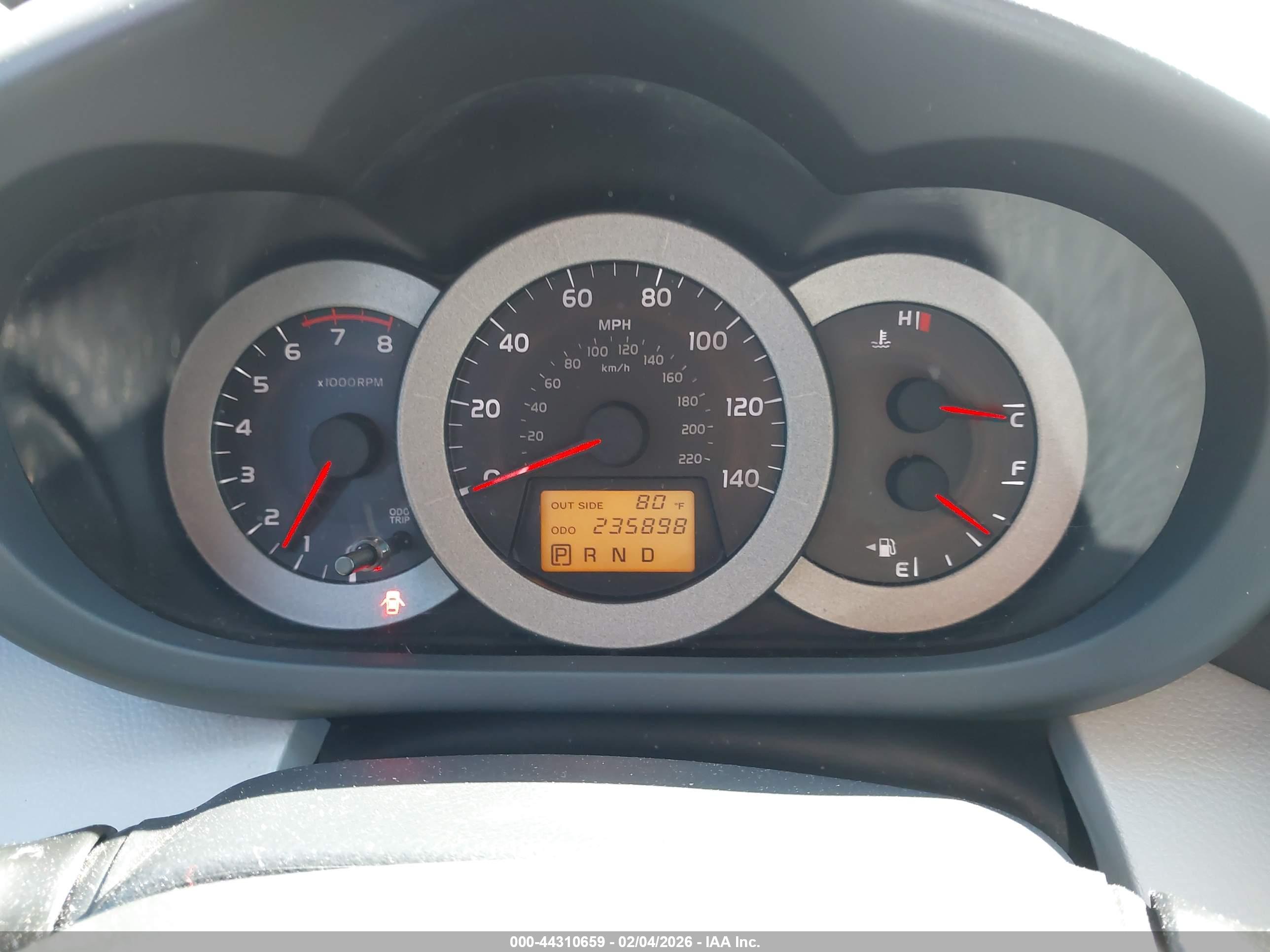 TOYOTA RAV4 image 7