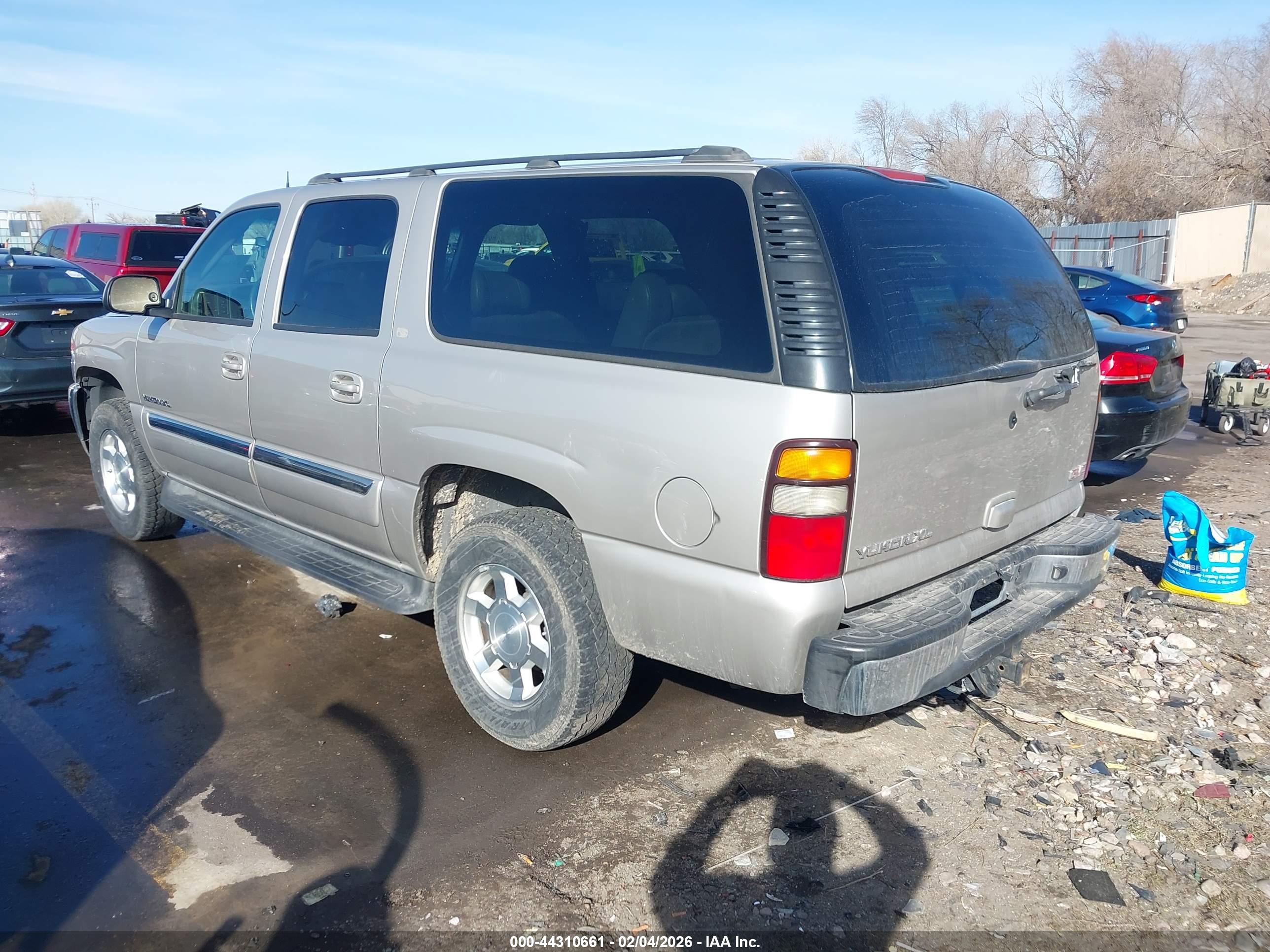 GMC YUKON image 3