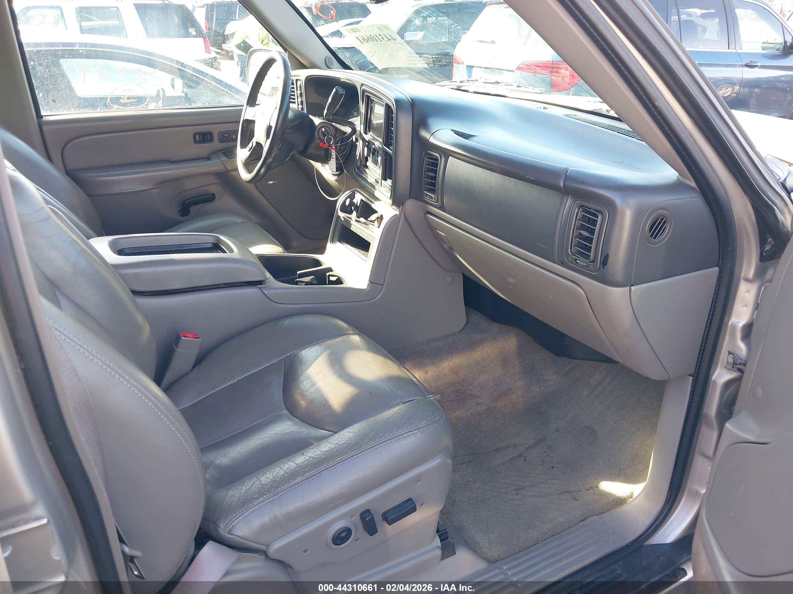 GMC YUKON image 5