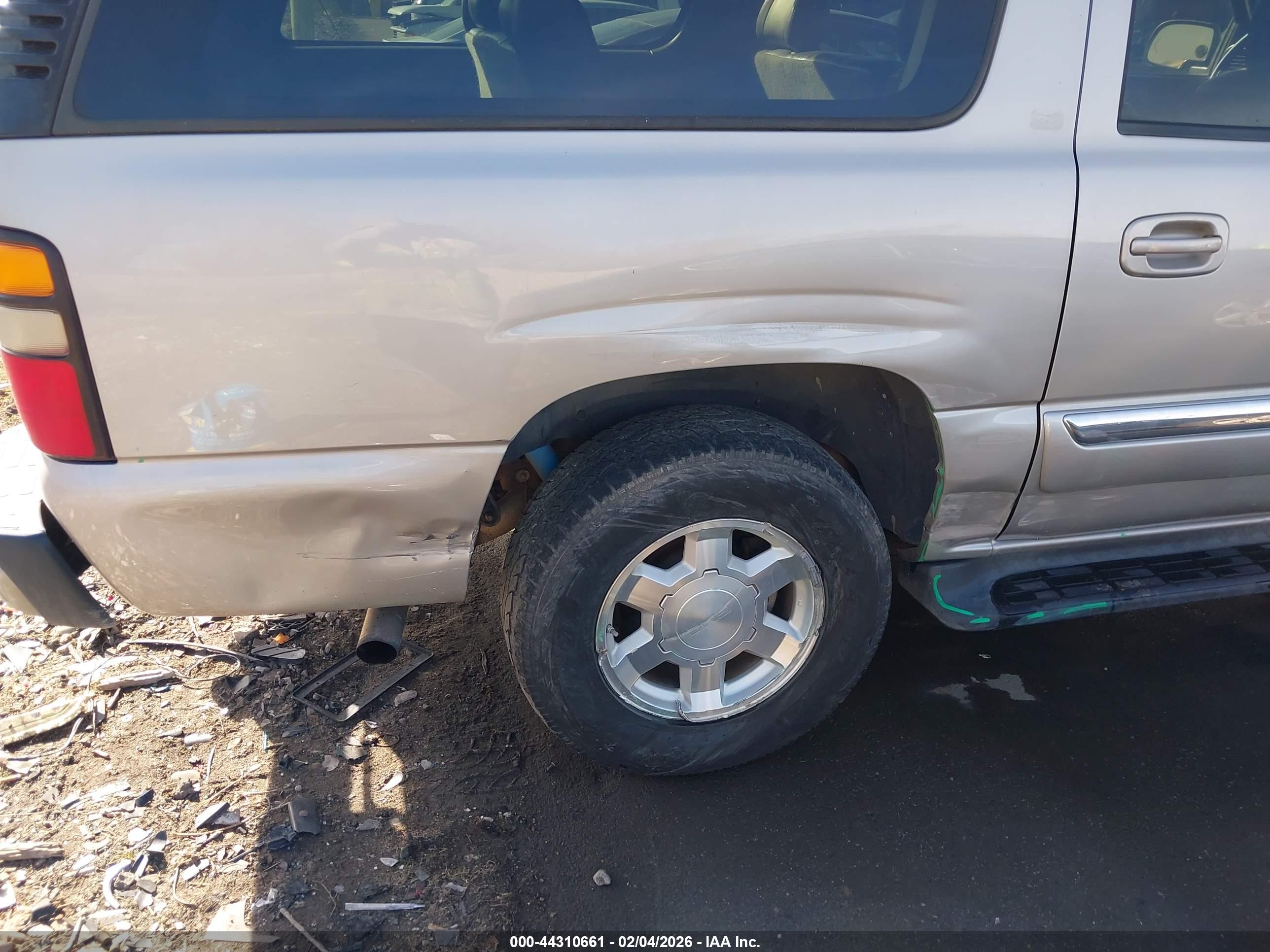 GMC YUKON image 6