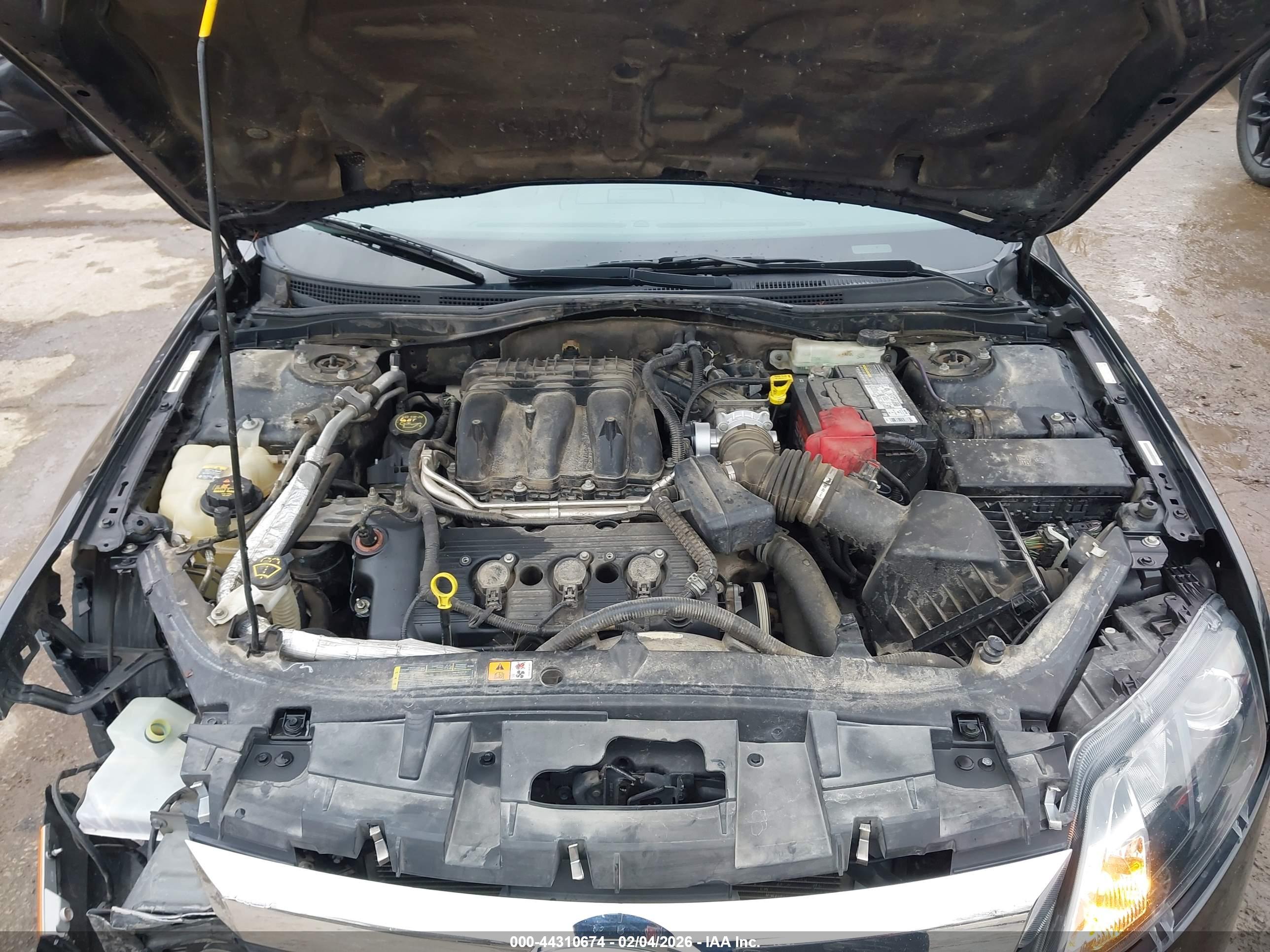 FORD FUSION image 10