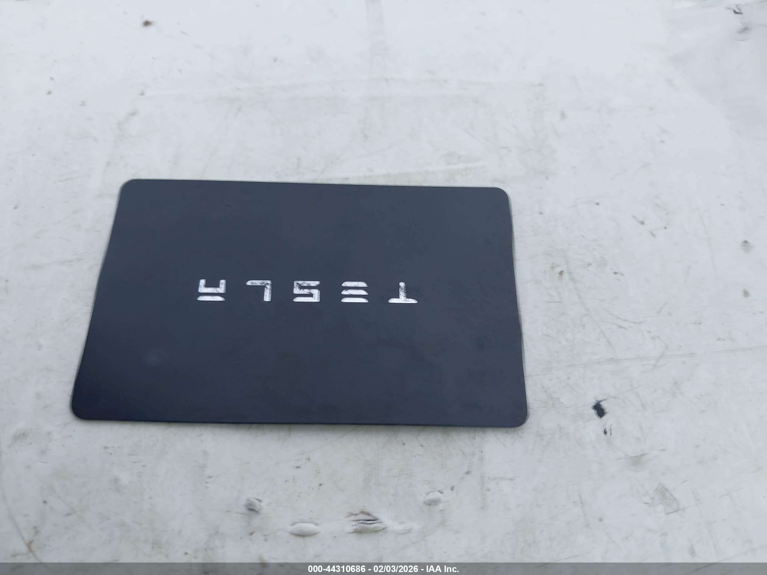 TESLA MODEL image 11