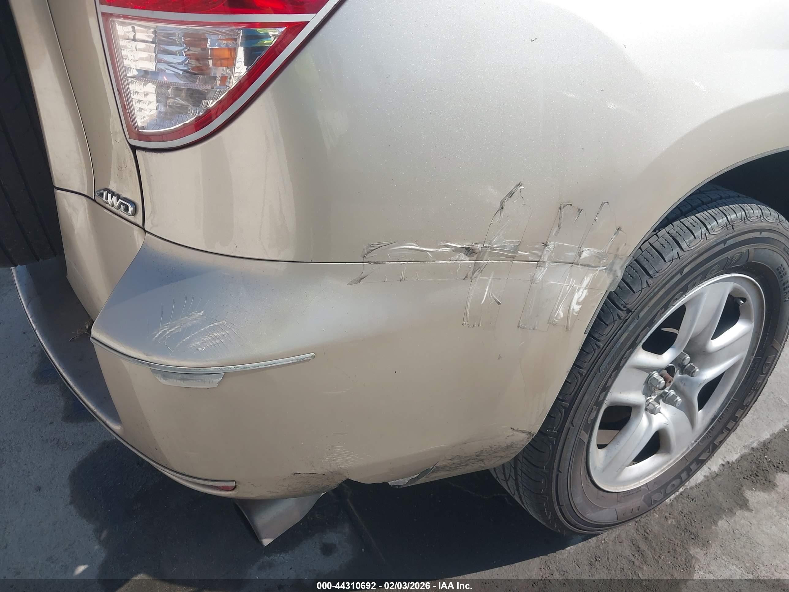 TOYOTA RAV4 image 6