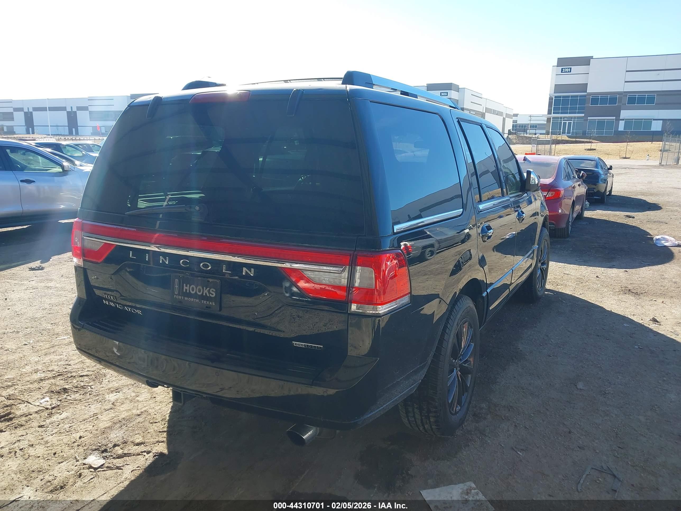 LINCOLN NAVIGATOR image 4