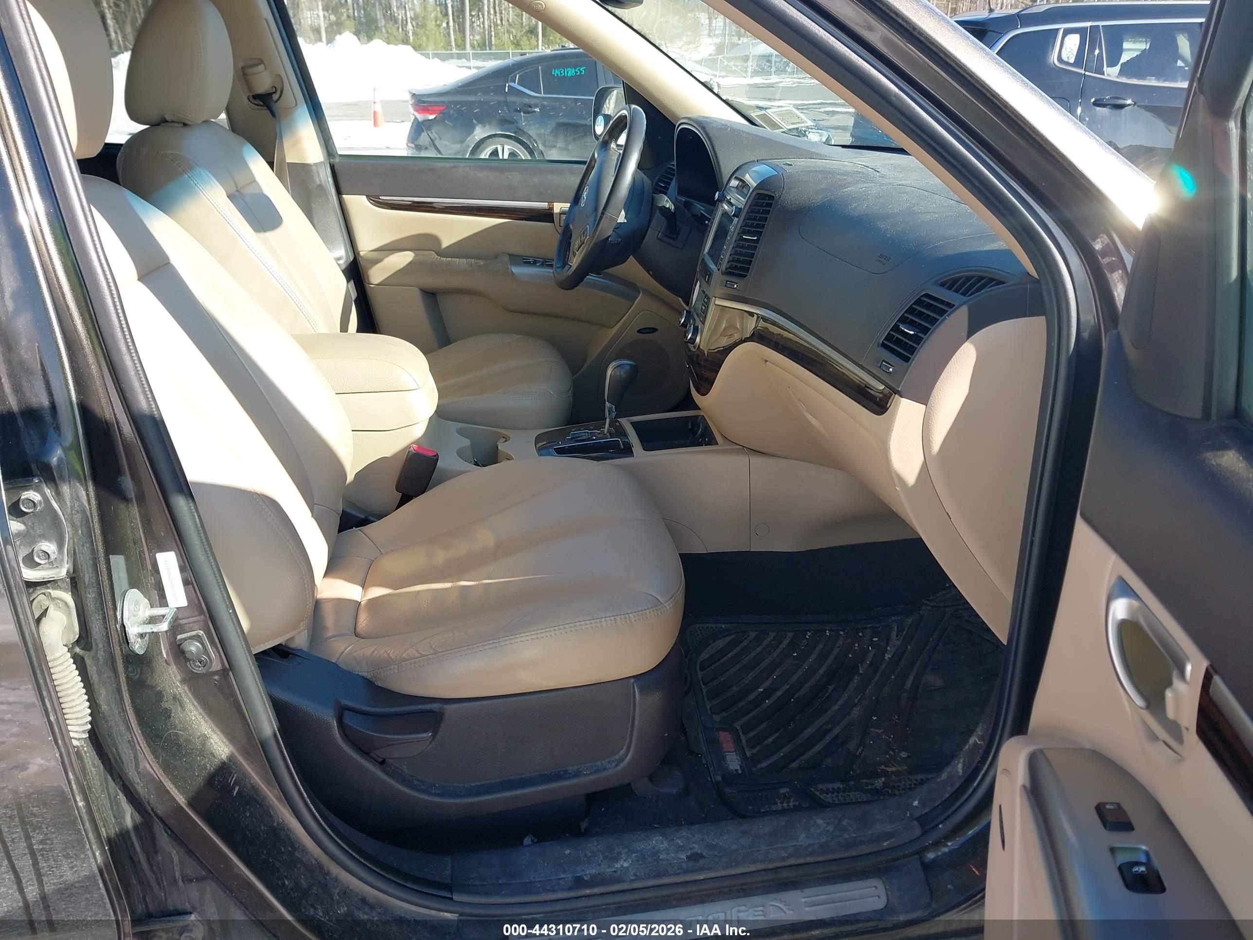 HYUNDAI SANTA image 5