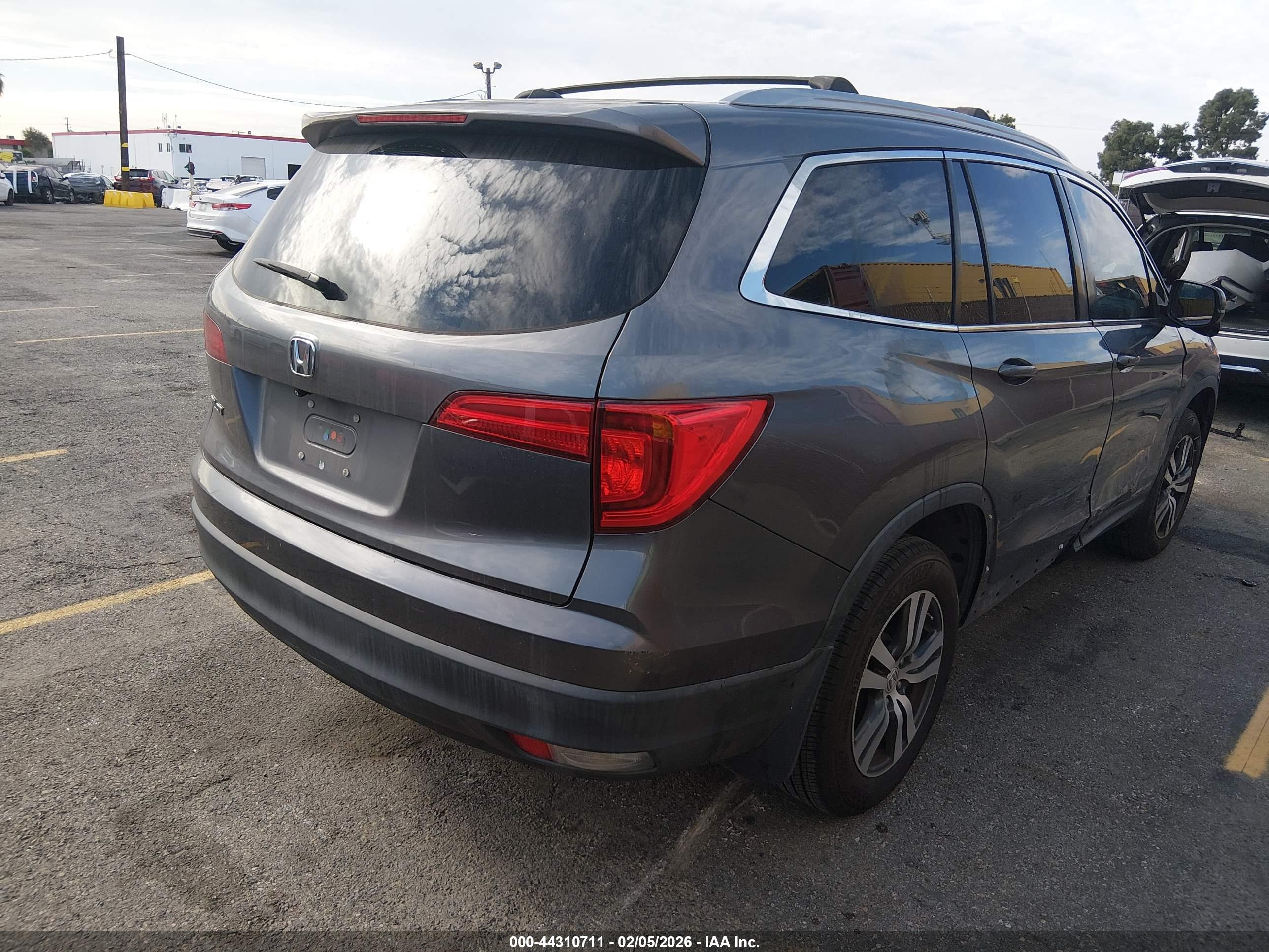 HONDA PILOT image 4