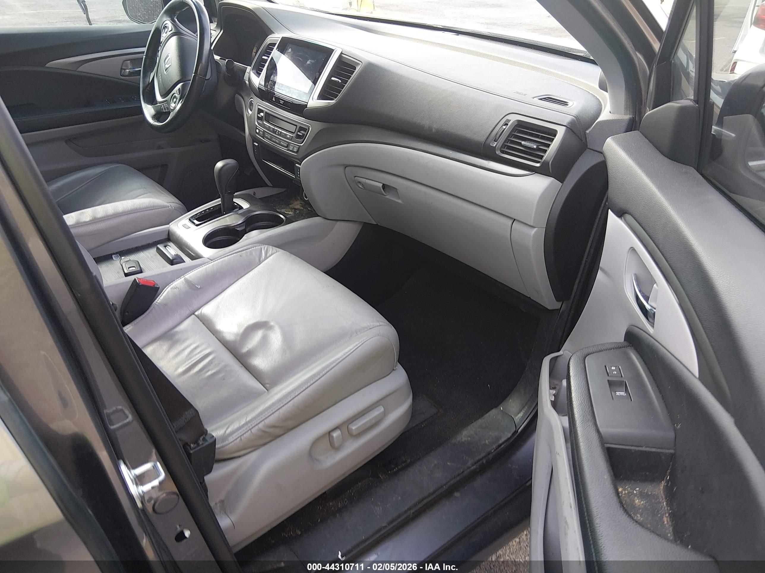HONDA PILOT image 5