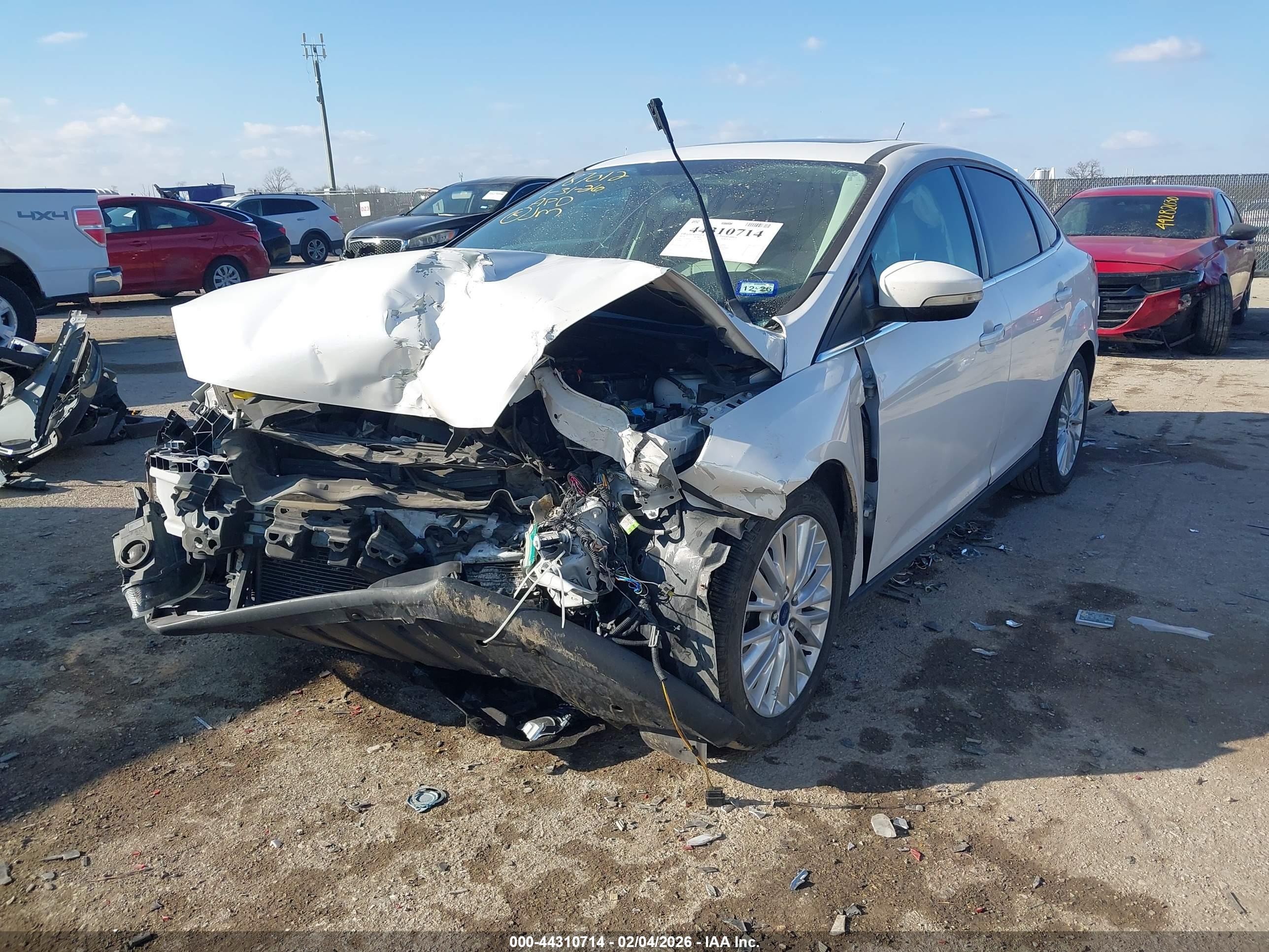 FORD FOCUS image 2