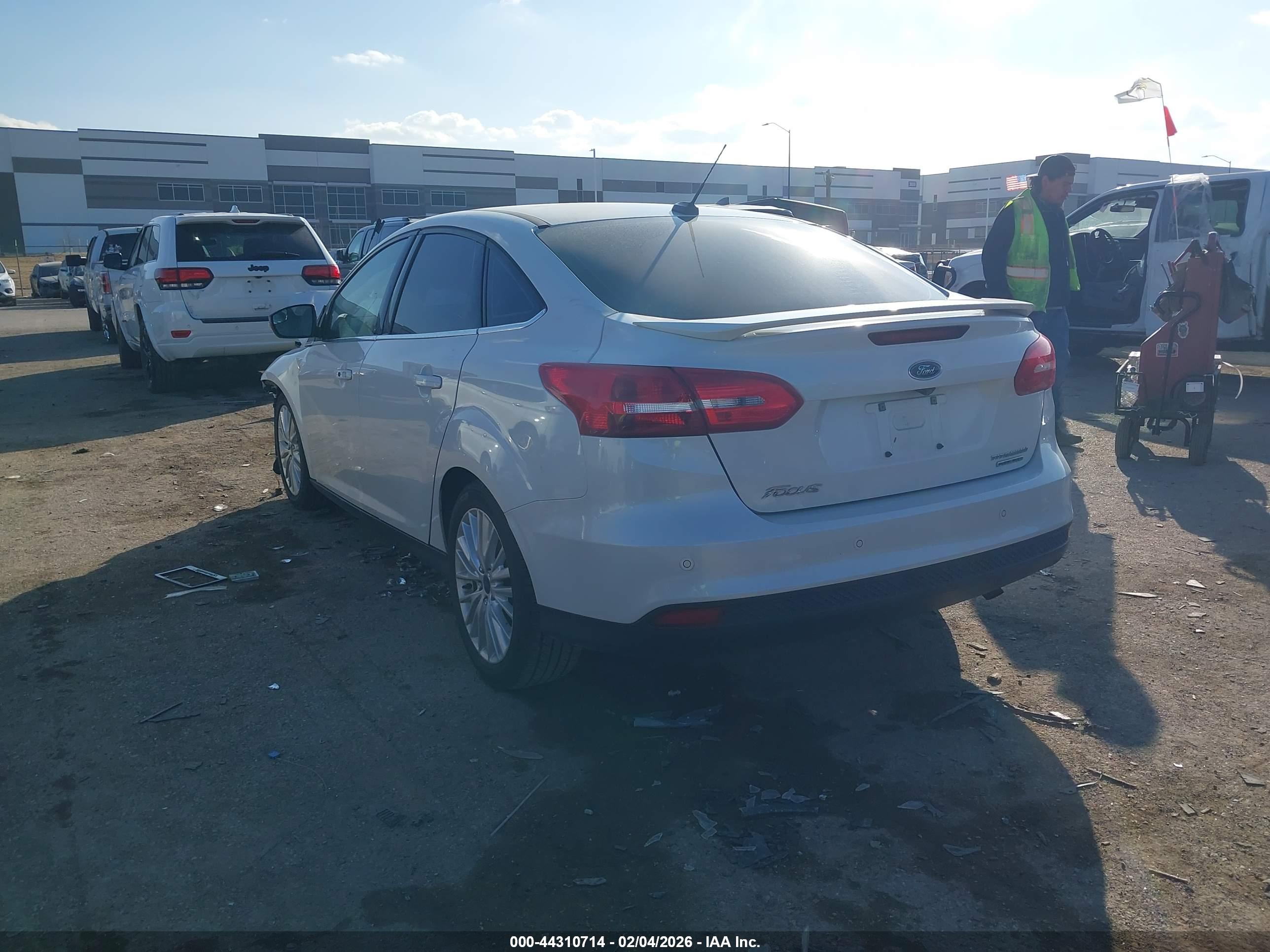 FORD FOCUS image 3
