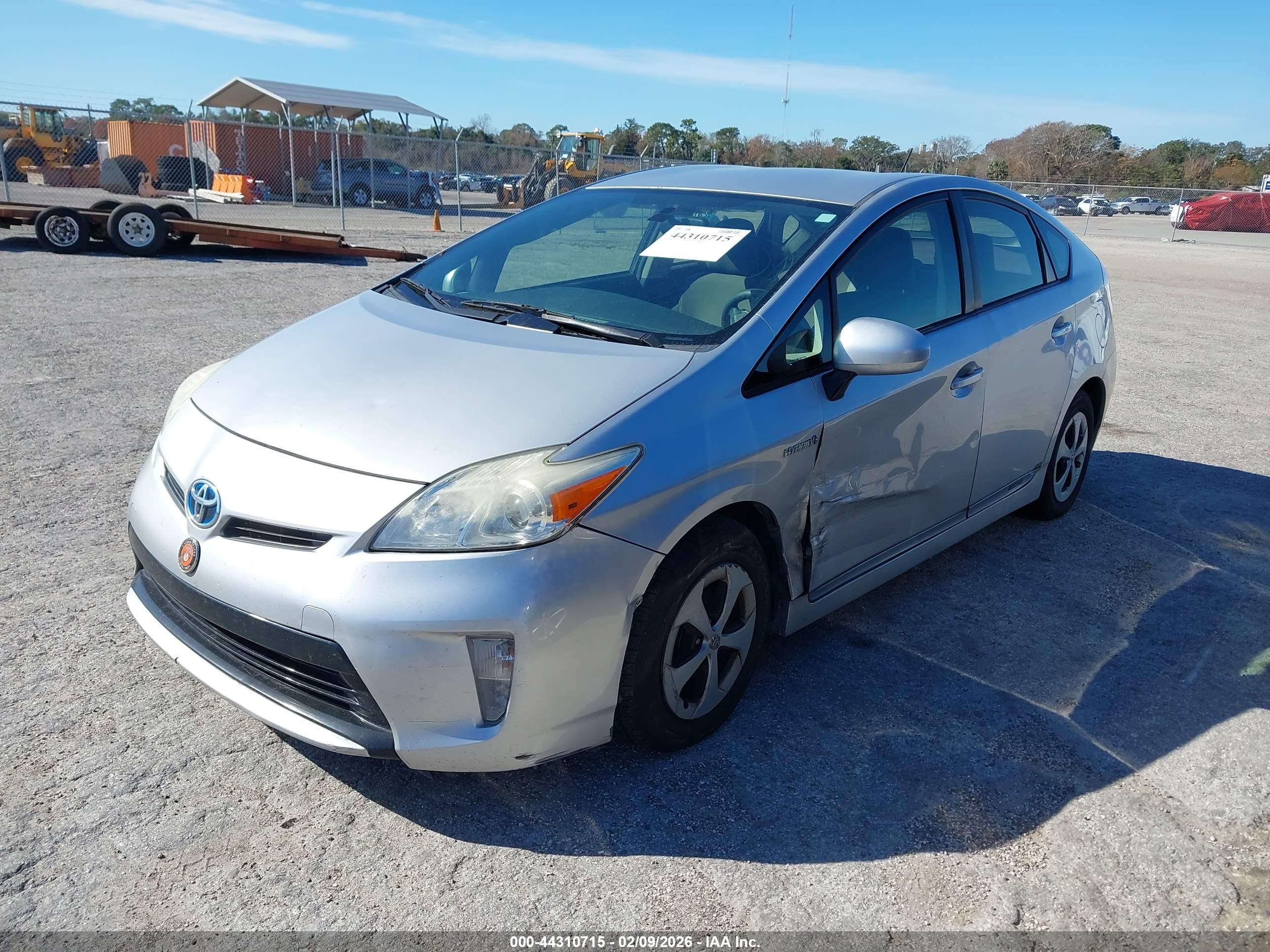 TOYOTA PRIUS image 2