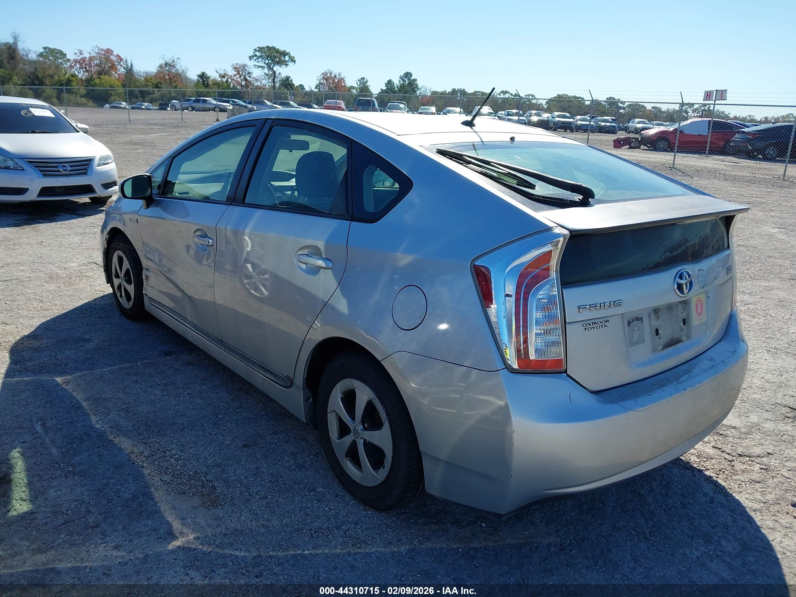TOYOTA PRIUS image 3