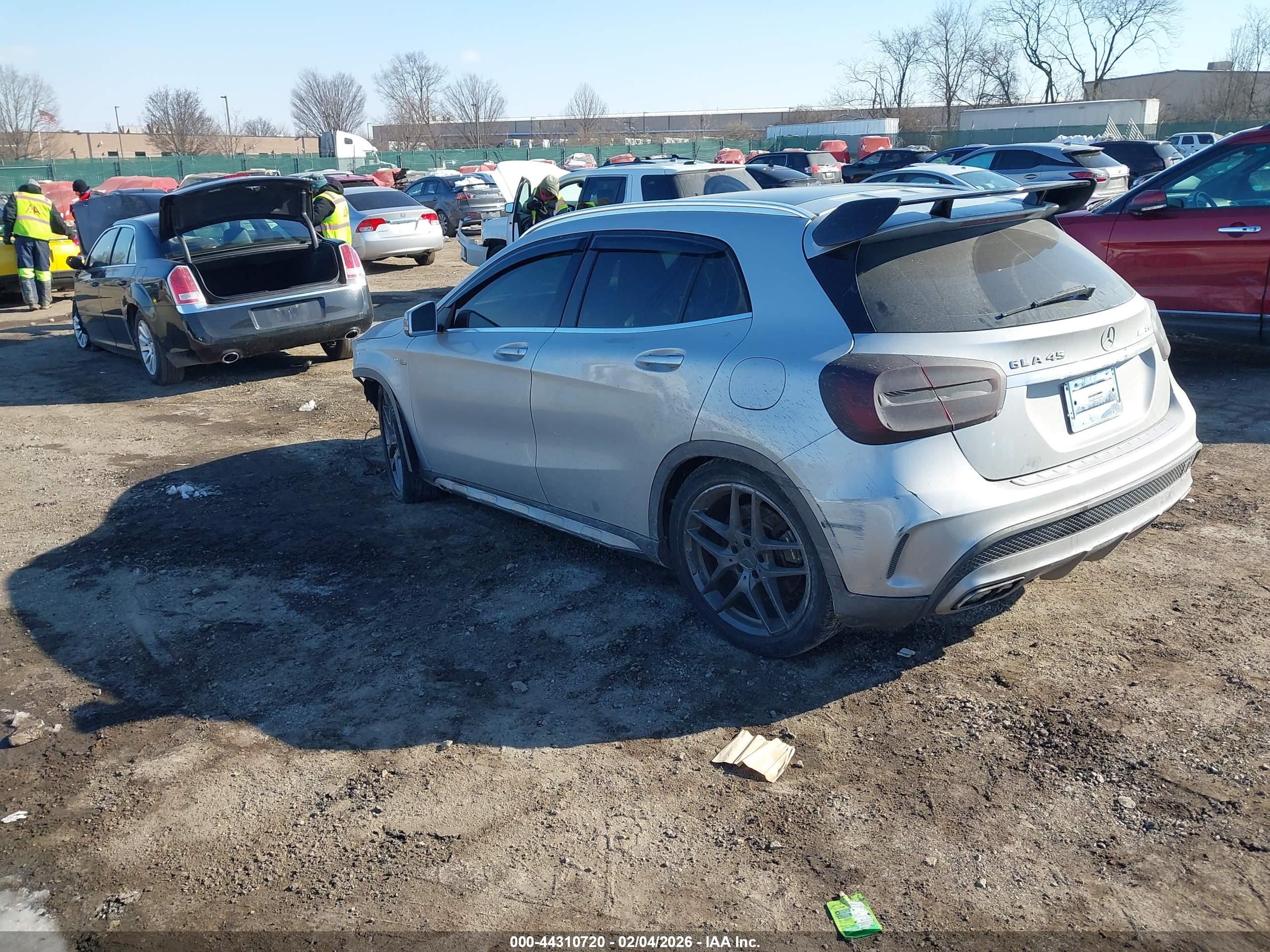 MERCEDES-BENZ GLA image 3